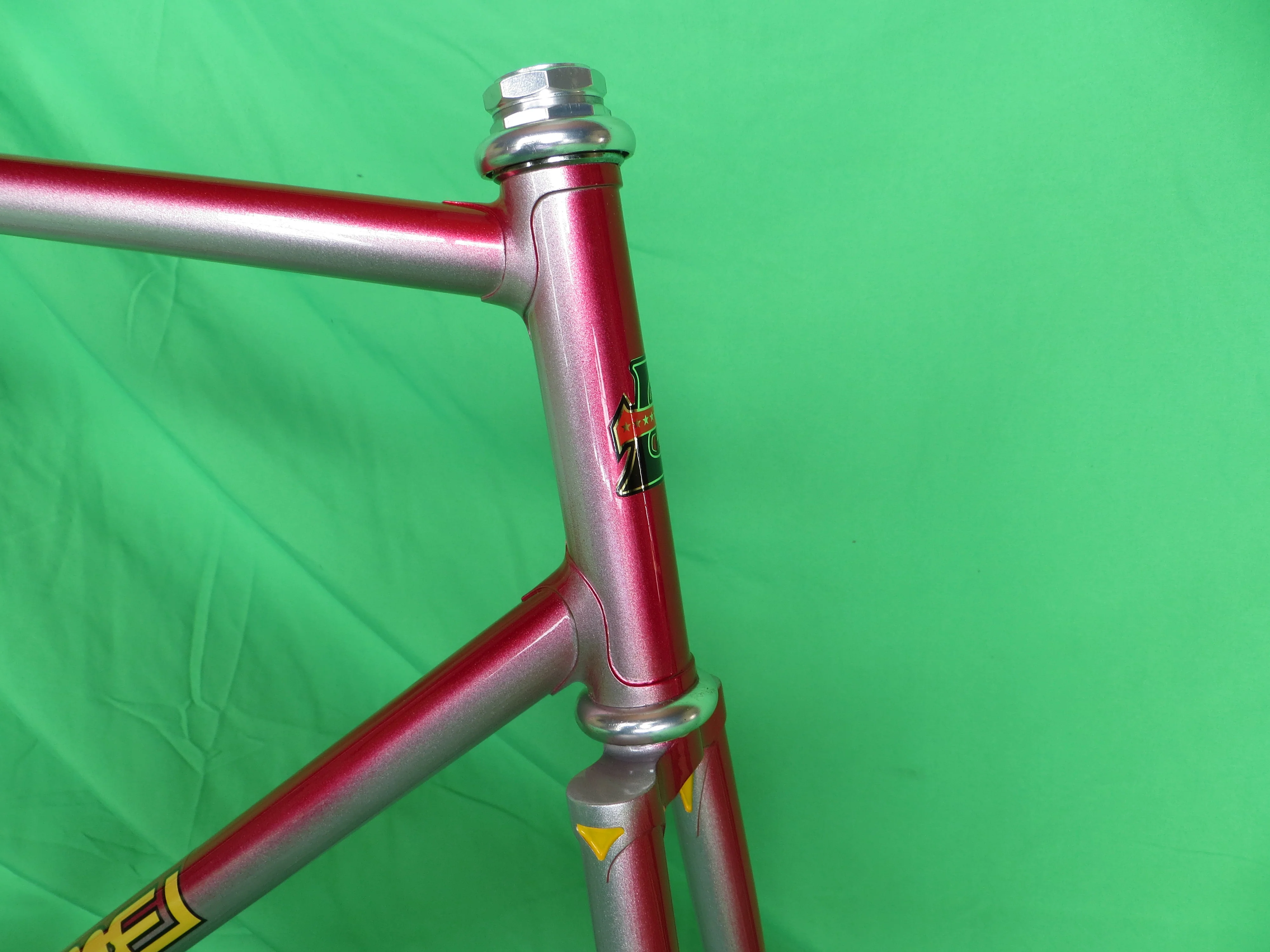 Never Used! /  EIMEI // Red / Silver Fade // 57.5cm - Image 9