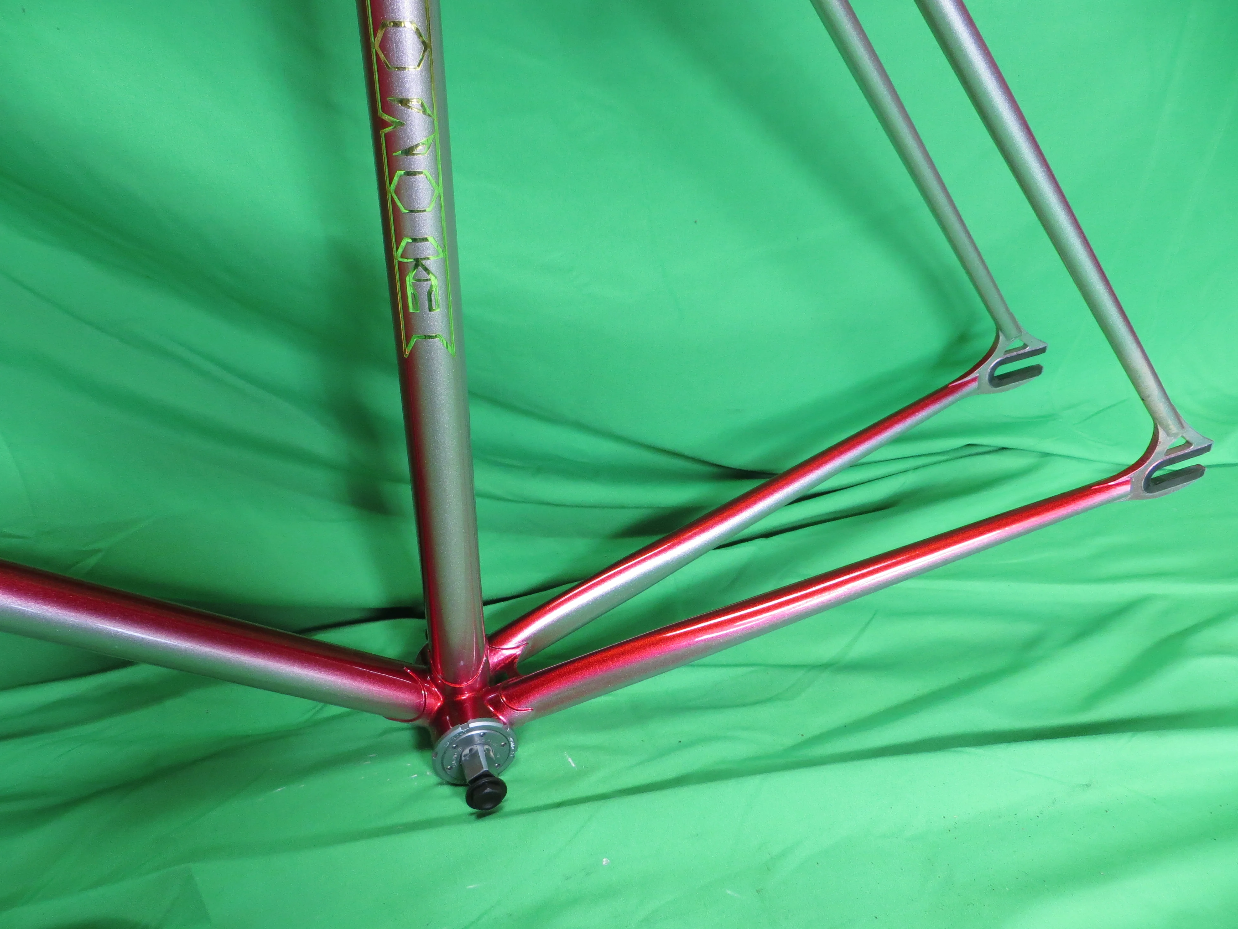 Never Used! /  EIMEI // Red / Silver Fade // 57cm - Image 8