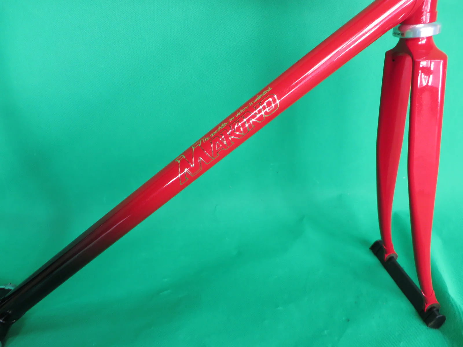 Never Used Makino Columbus Max Fork/  Reynolds 631 // Red / Black Fade // 52.5cm - Image 13