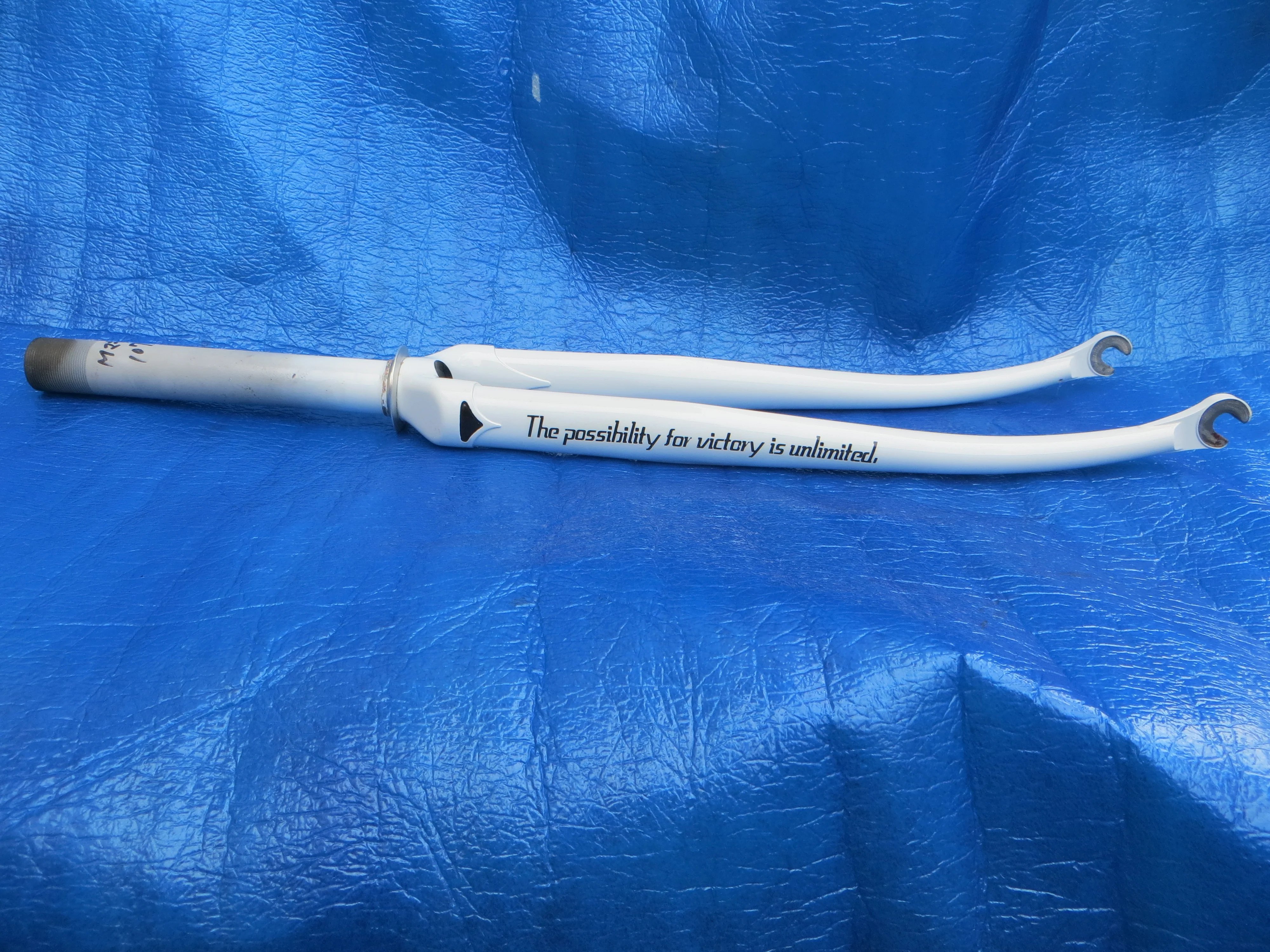 Makino Front Fork 172mm steering Column 9mm Slot /250327