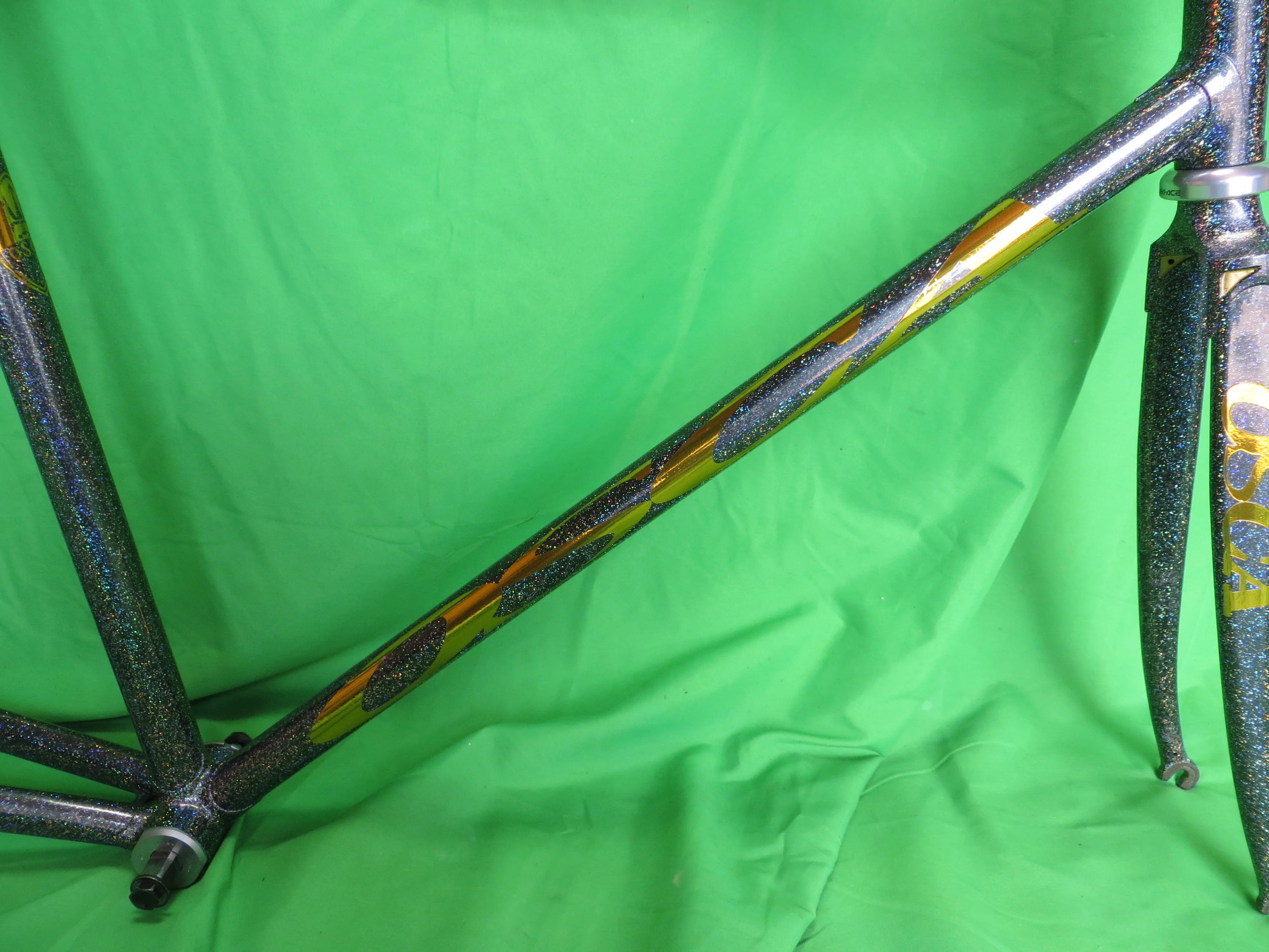 OSCA // Black with Super Rainbow Flake // 53cm - Image 13