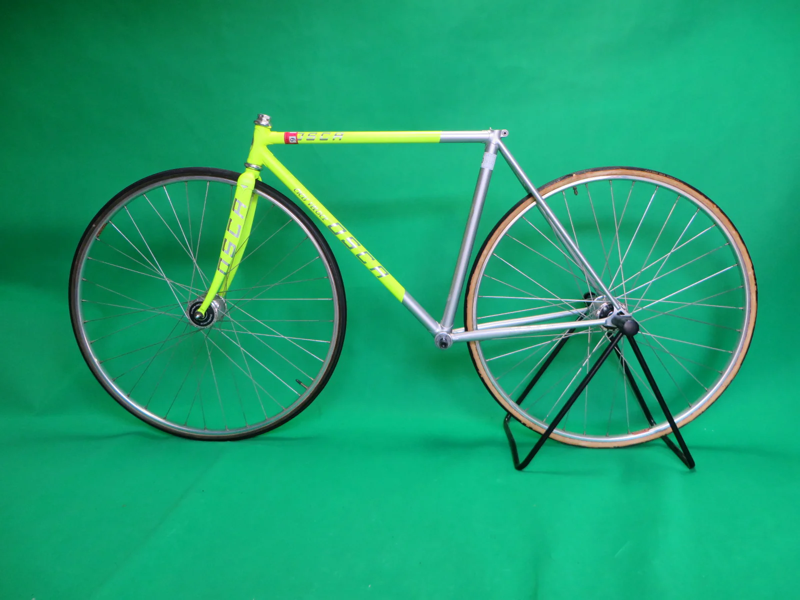 OSCA Columbus Max Fork // Matte Neon Yellow / Matte Silver Two Tone // 49cm - Image 16