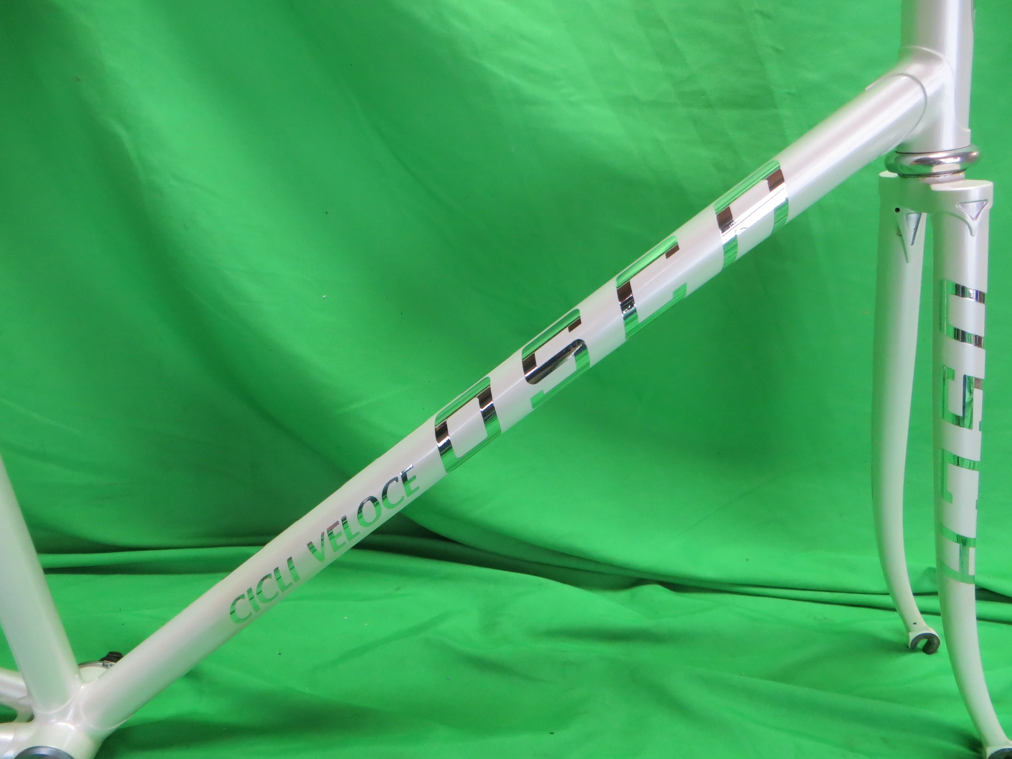 Osca // White  // 53.5cm - Image 13