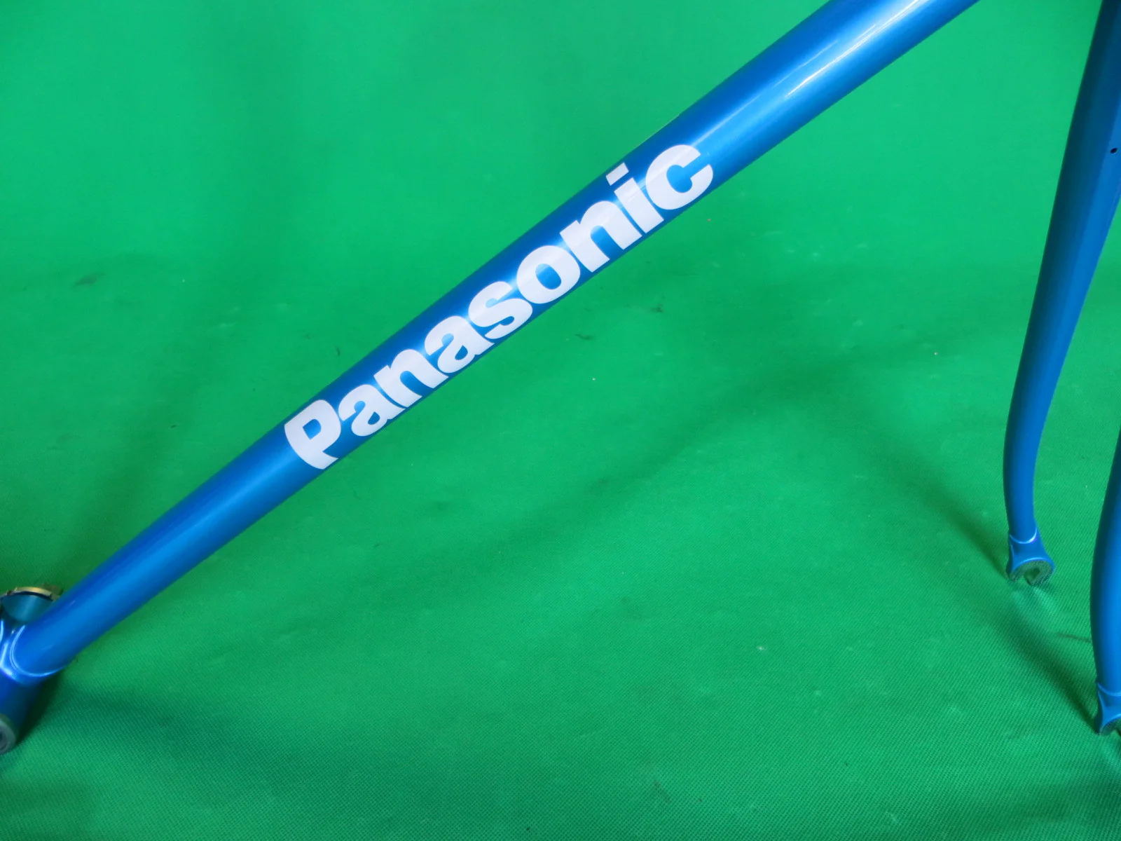 PANASONIC // blue metallic // 50.5cm - Image 13