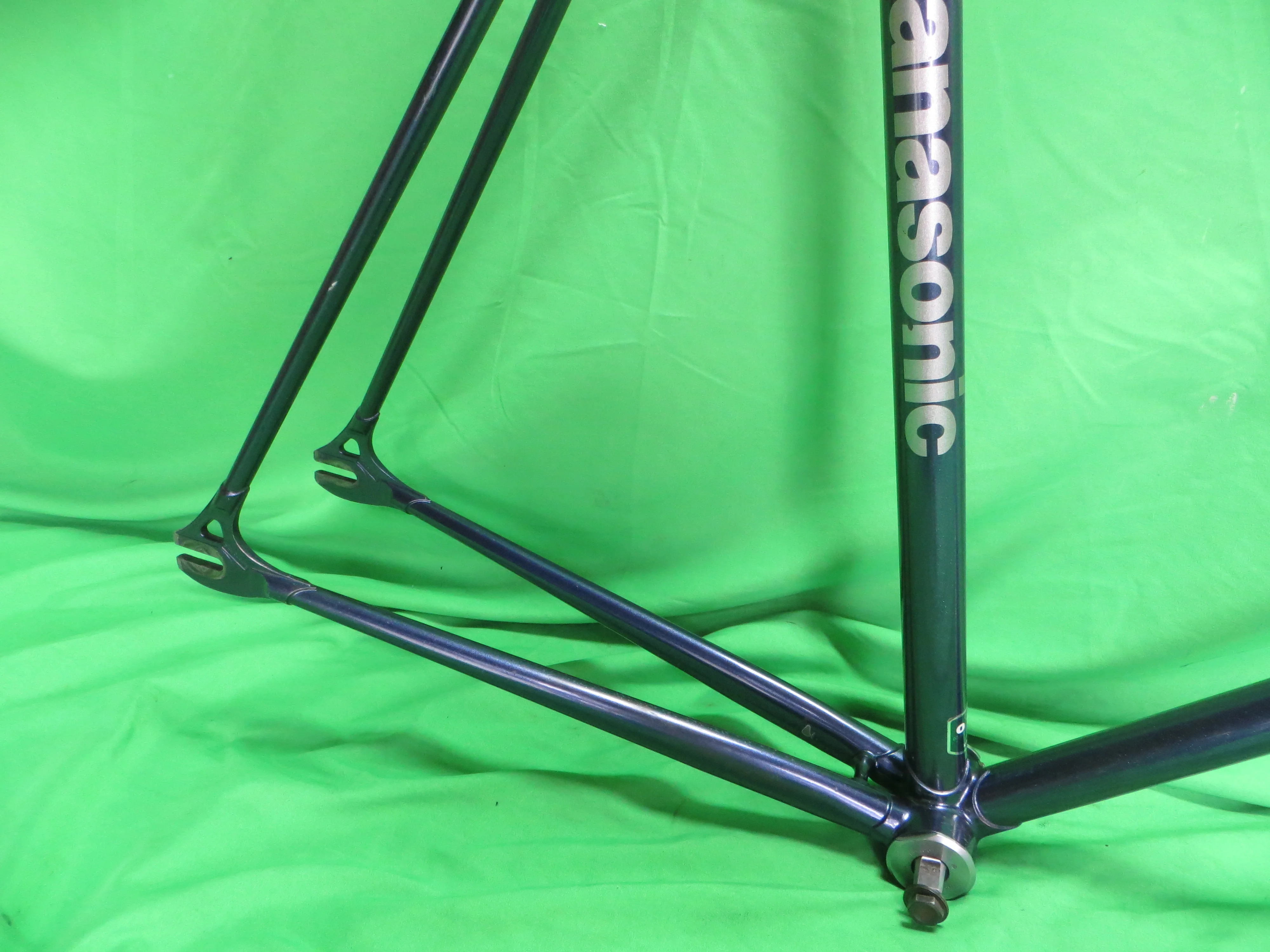 Panasonic Kaisei 019 // Navy Metallic with Fine Rainbow Flake // 58cm - Image 15