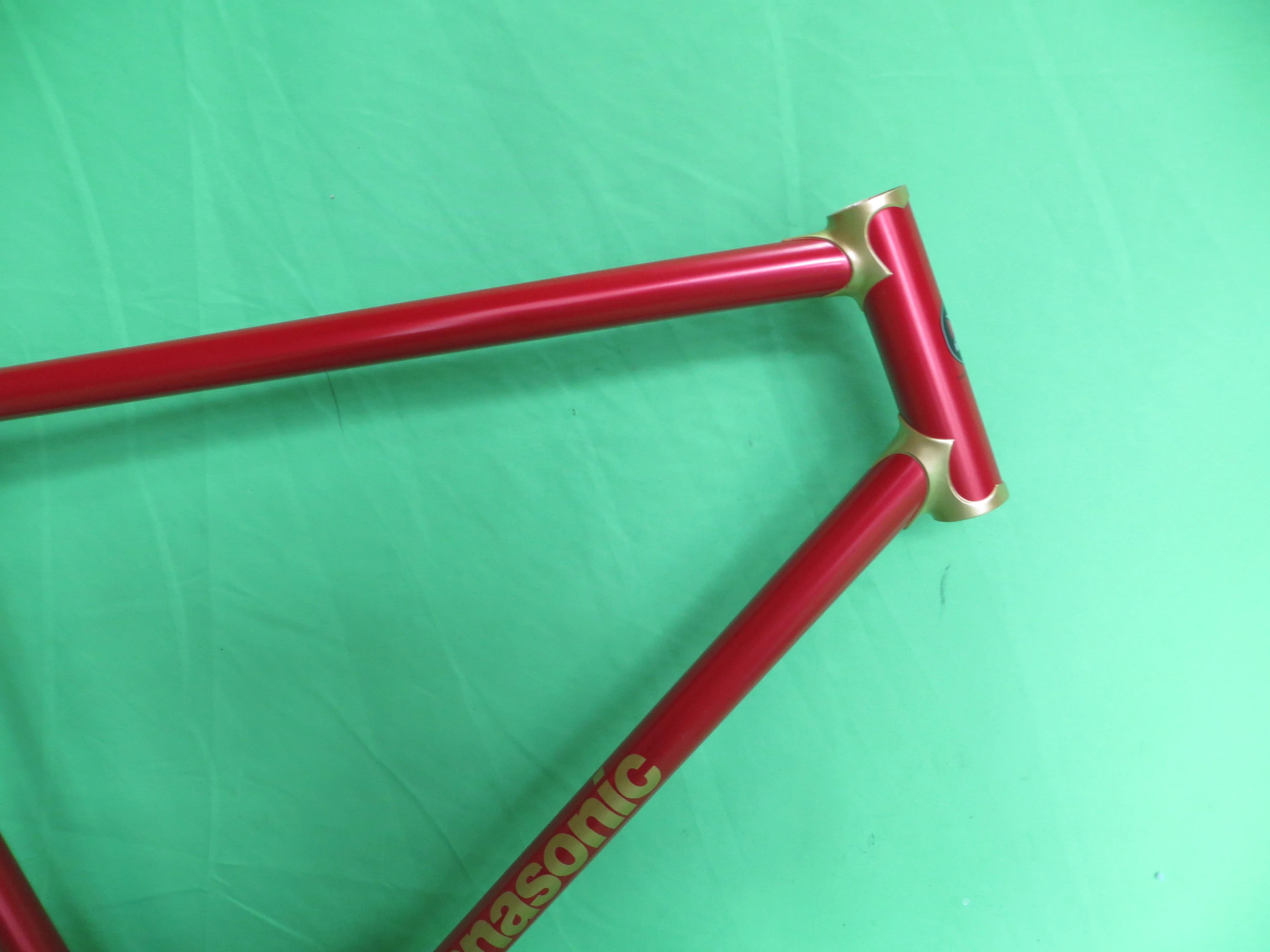 Panasonic // Red / Gold // 55.5cm // For Repairs /260413 - Image 10