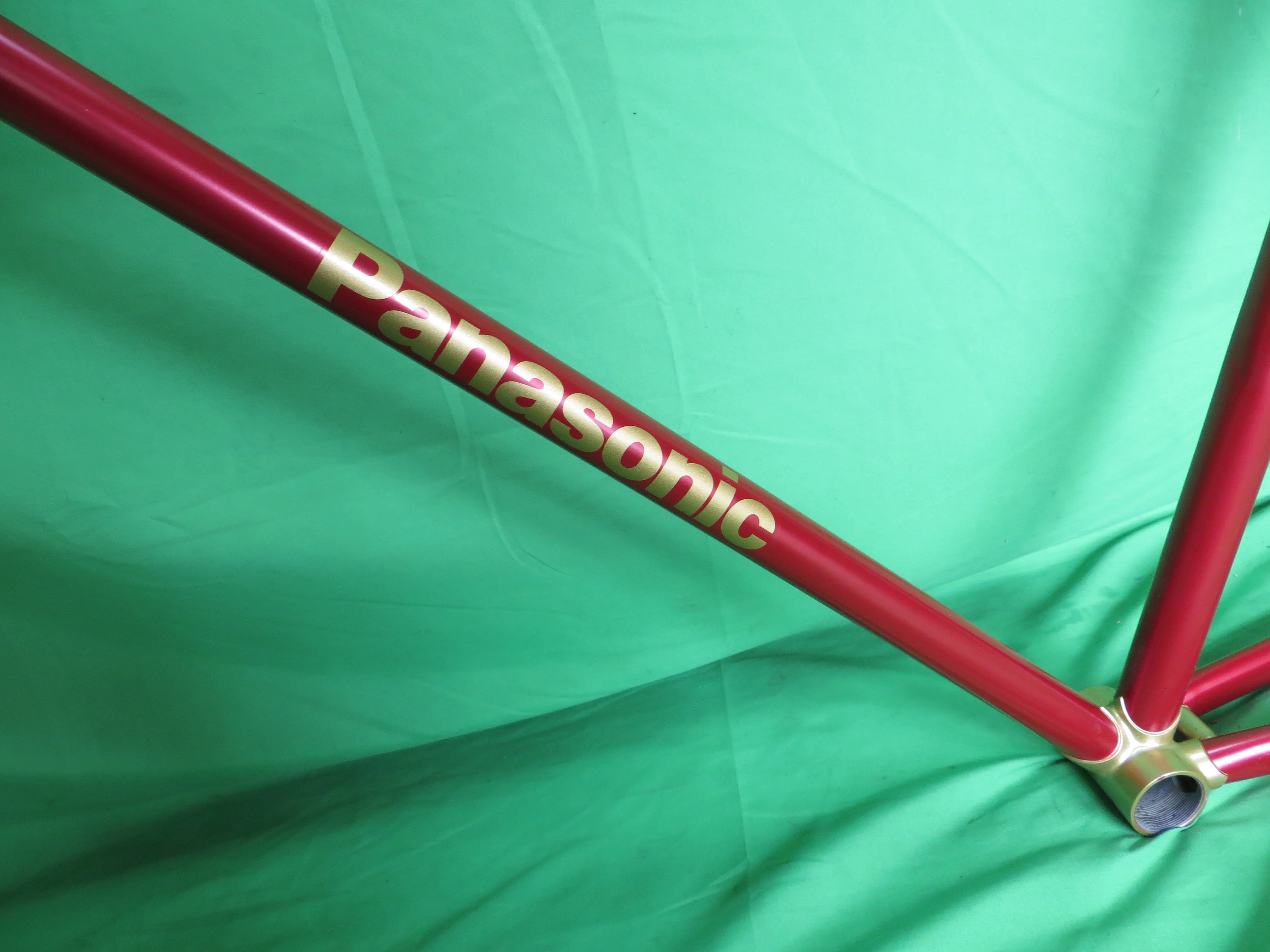 Panasonic // Red / Gold // 55.5cm // For Repairs /260413 - Image 5