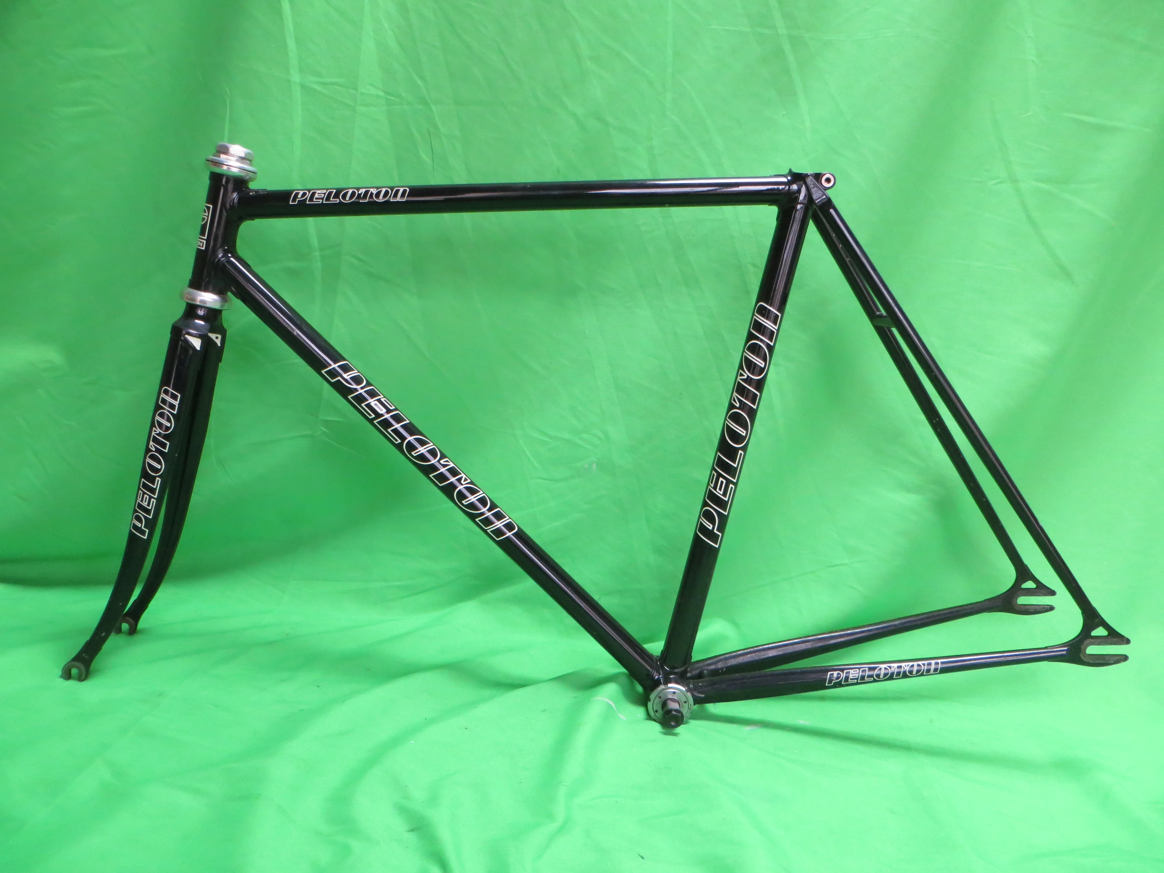 Peloton // Black // 51cm