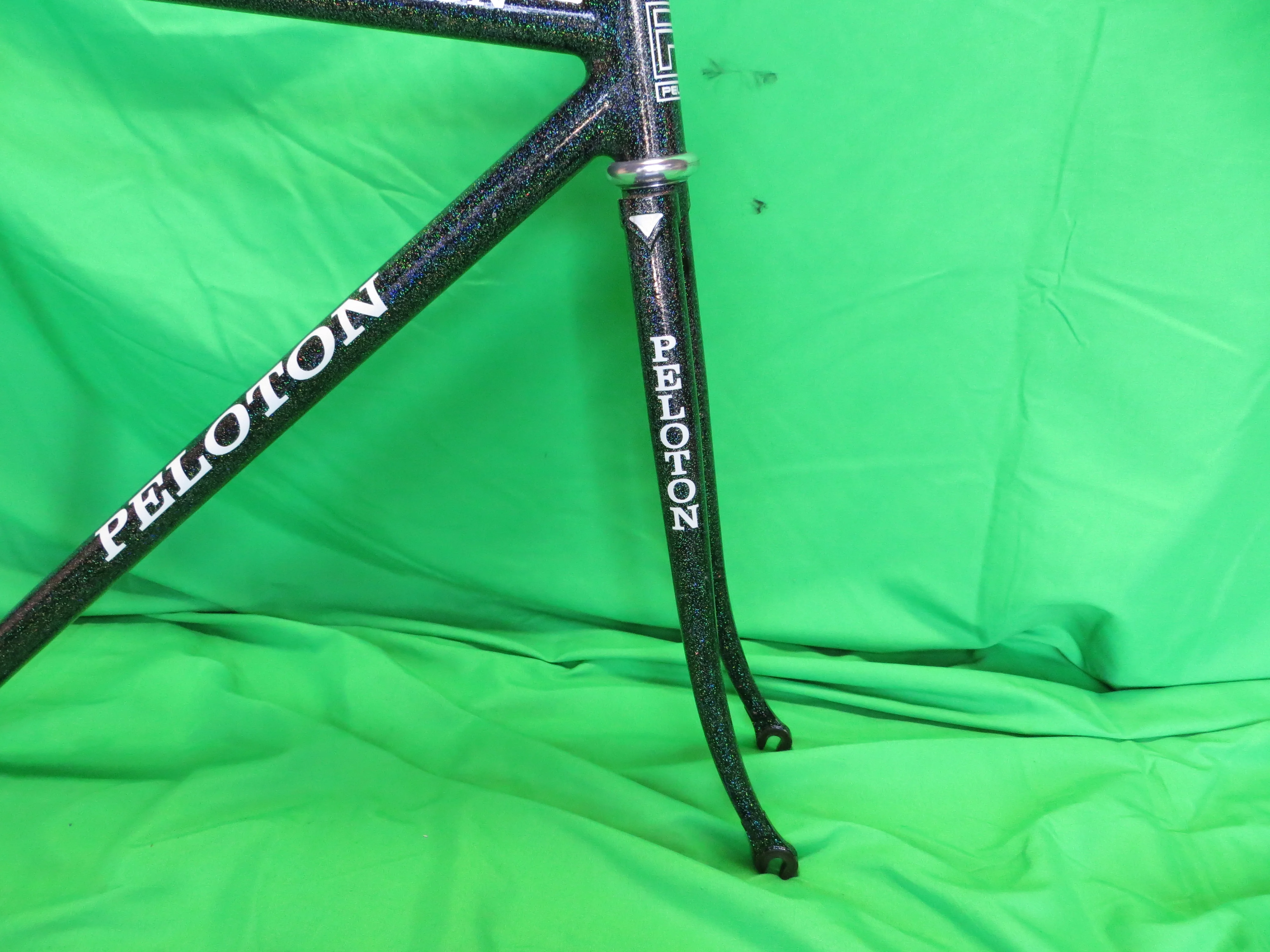 Peloton MINI // Black with Super Rainbow Flake // 48cm - Image 10