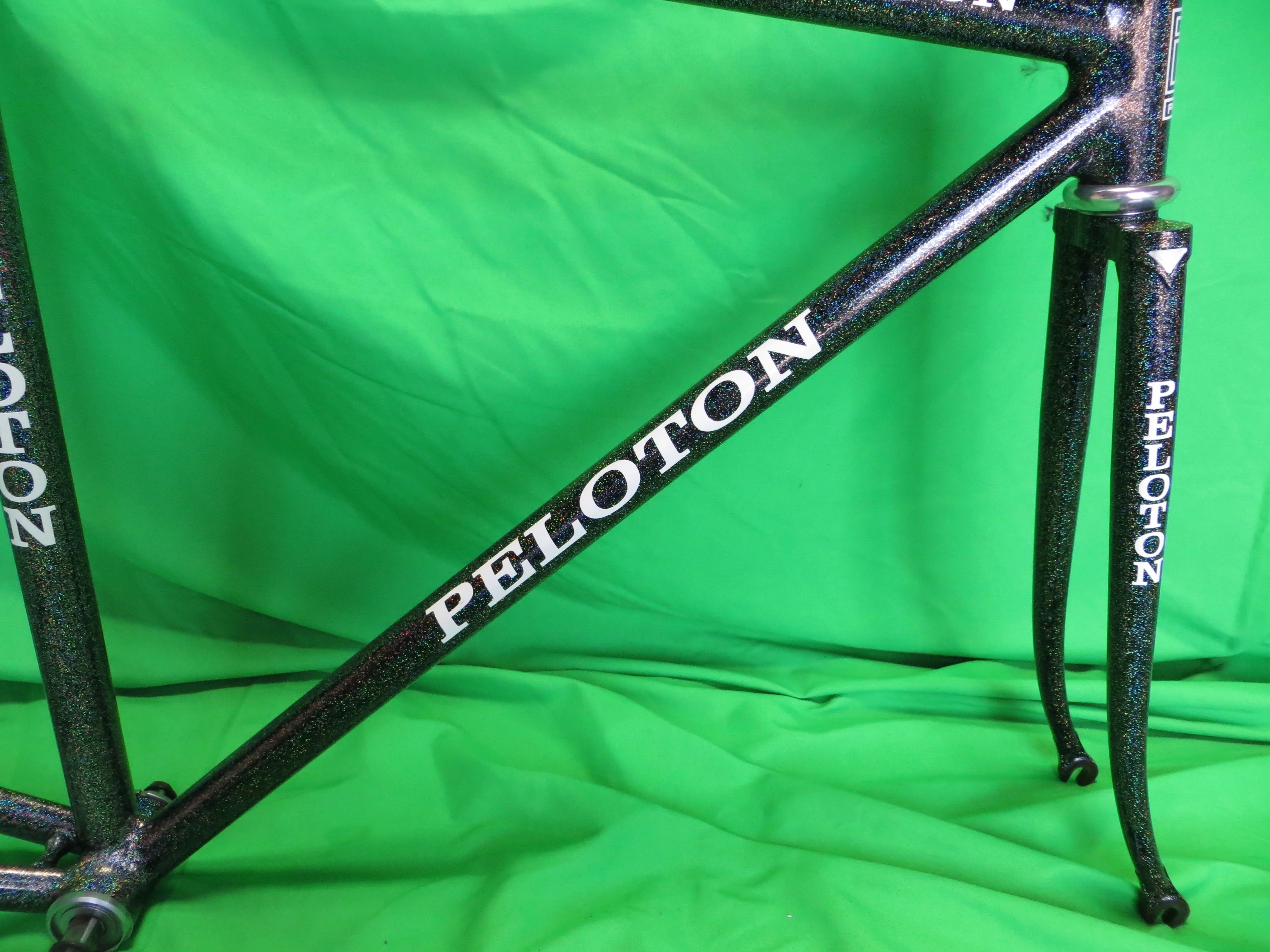Peloton MINI // Black with Super Rainbow Flake // 48cm - Image 13