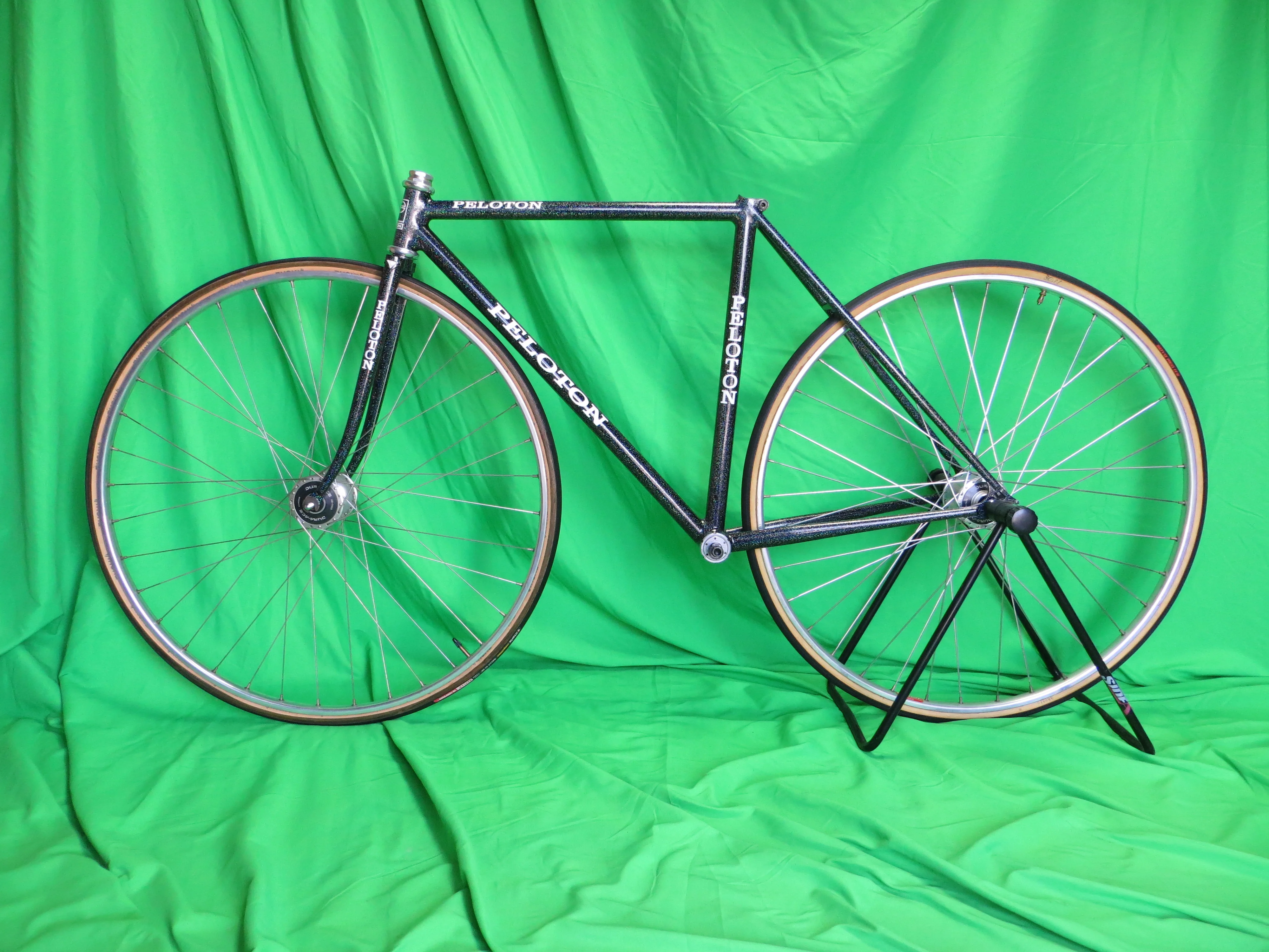 Peloton MINI // Black with Super Rainbow Flake // 48cm - Image 16