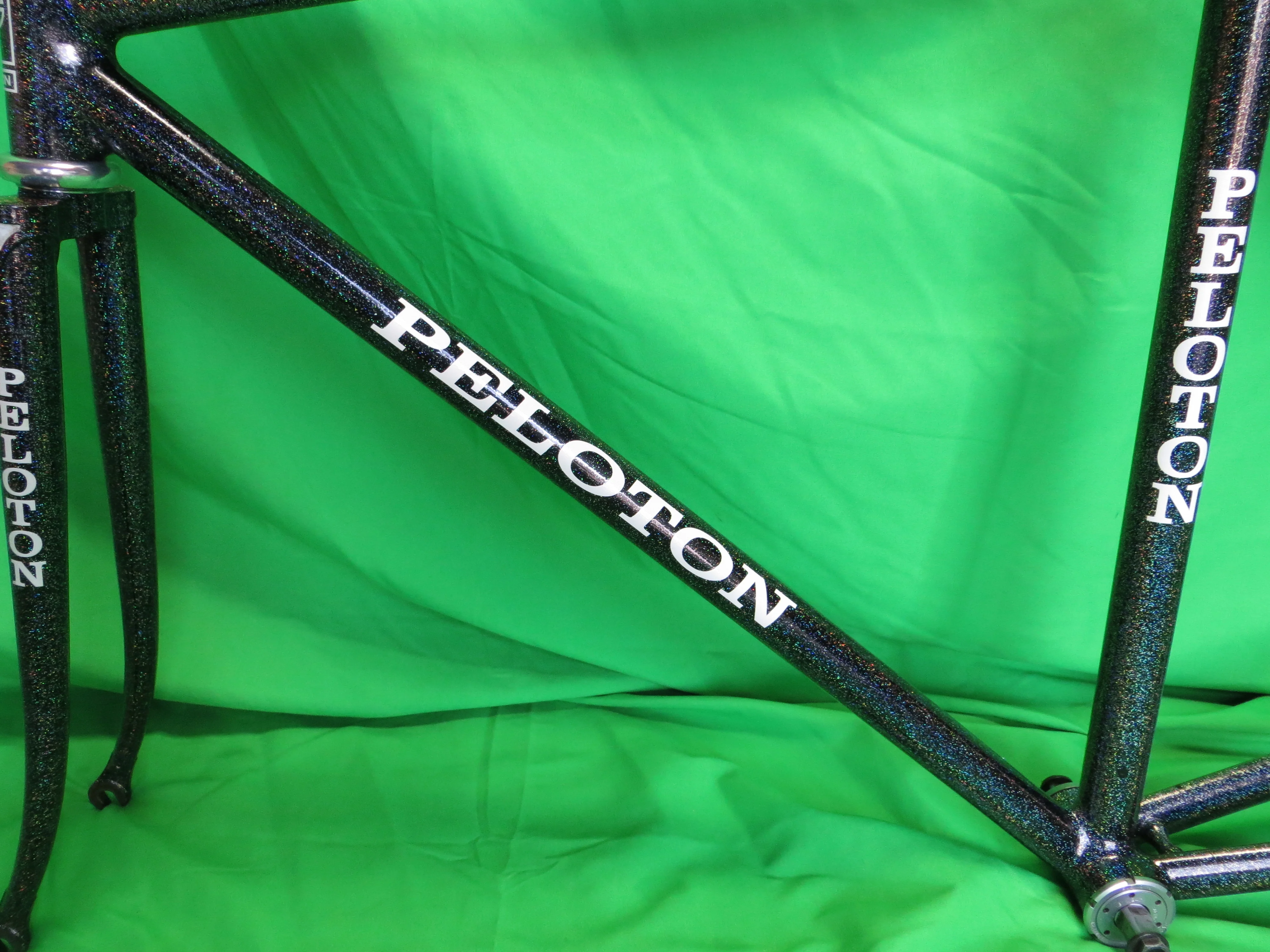 Peloton MINI // Black with Super Rainbow Flake // 48cm - Image 6