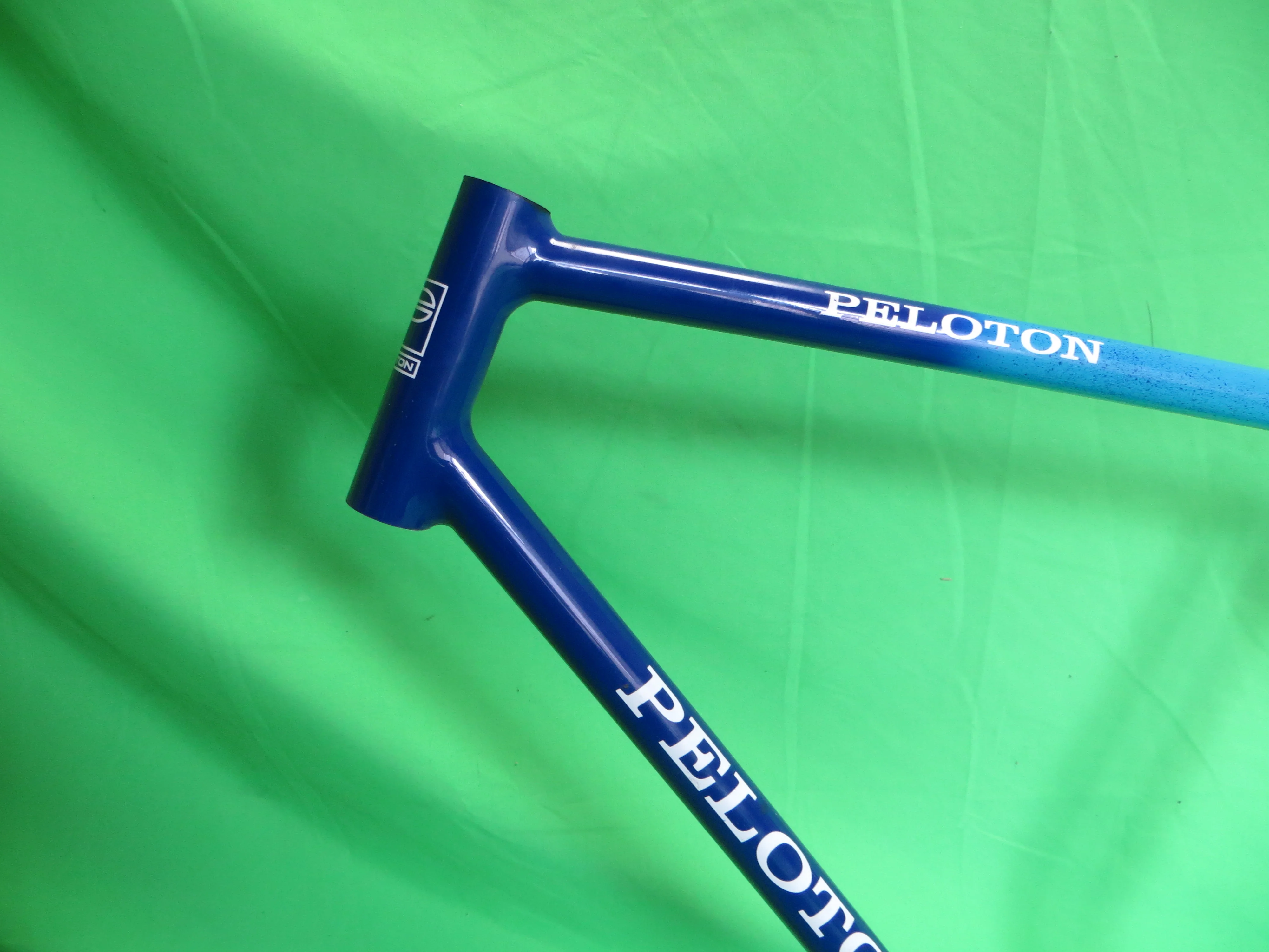 Peloton // Blue / Light Blue Fade // 50.5cm // For Repairs - Image 2