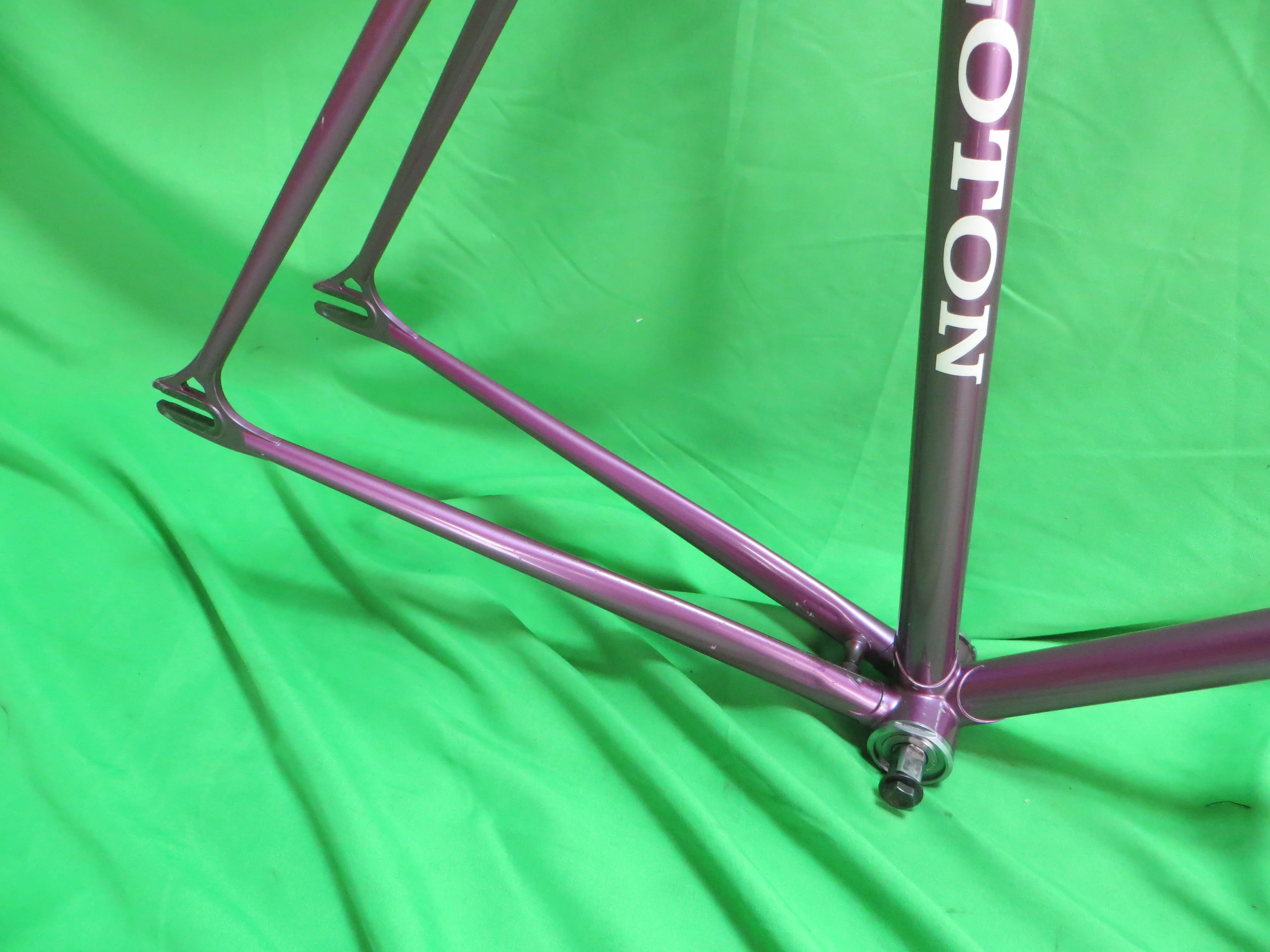 Peloton //Pinkish Purple Metallic // 55cm - Image 15