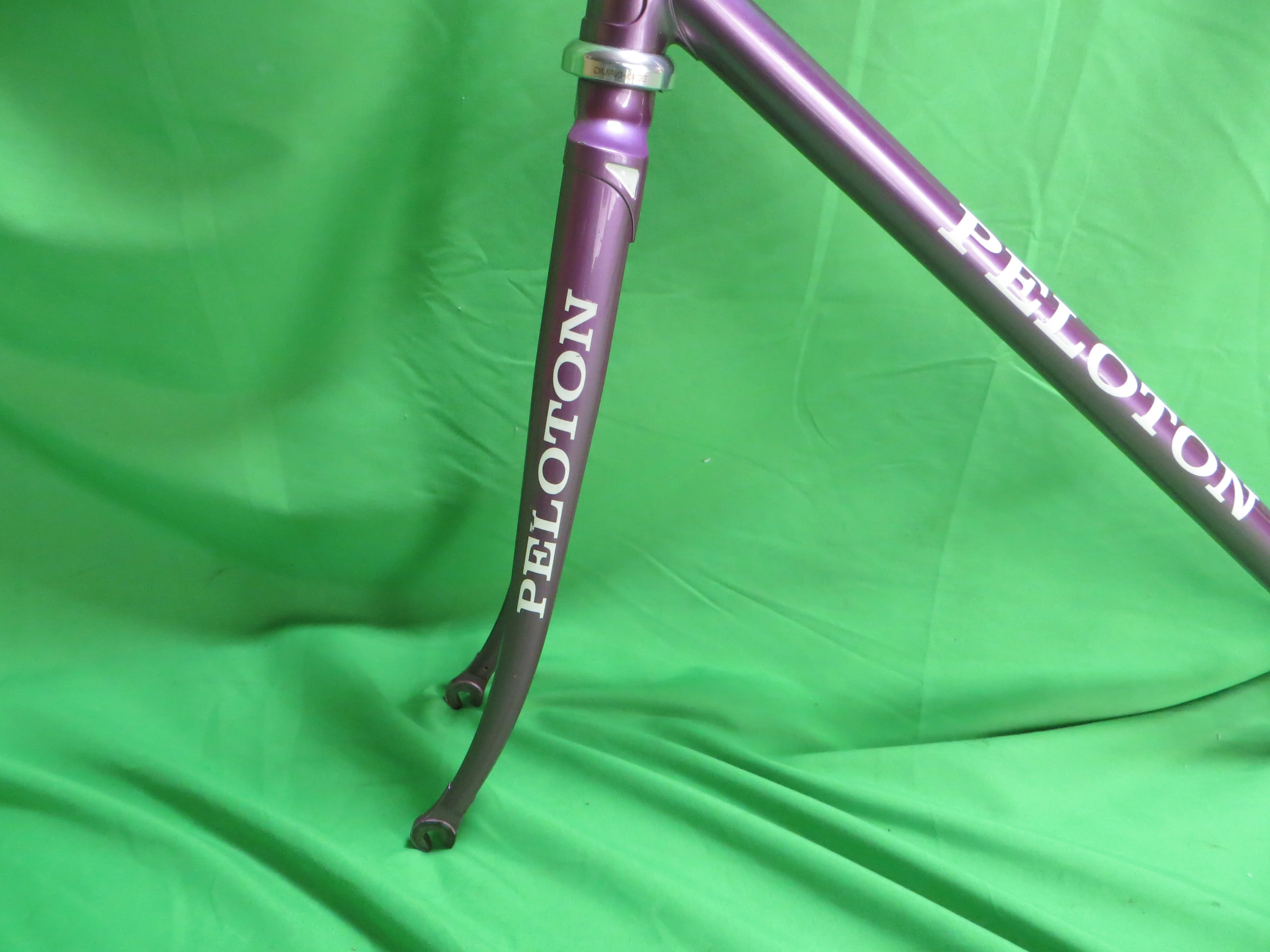 Peloton //Pinkish Purple Metallic // 55cm - Image 3