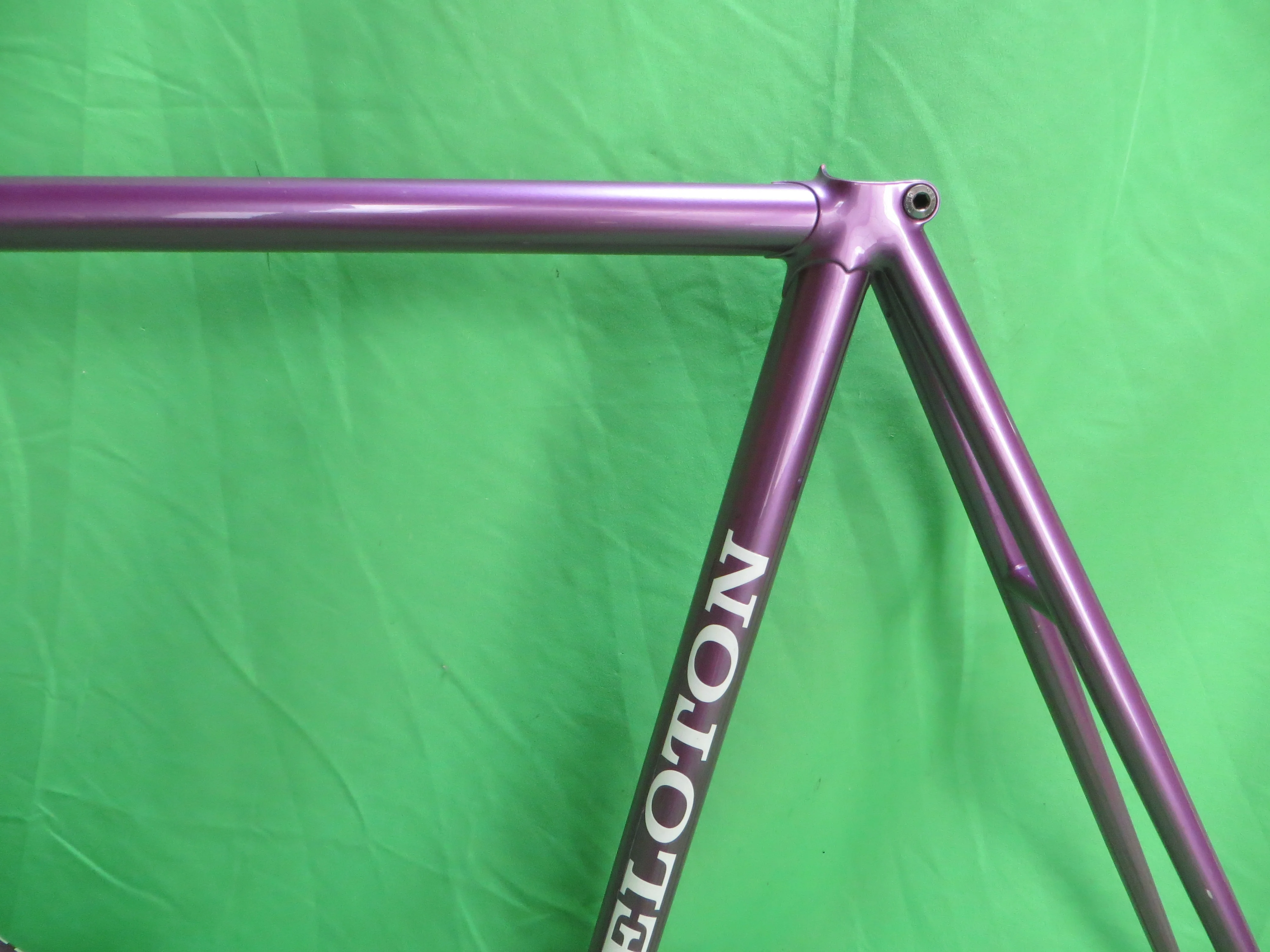 Peloton //Pinkish Purple Metallic // 55cm - Image 5