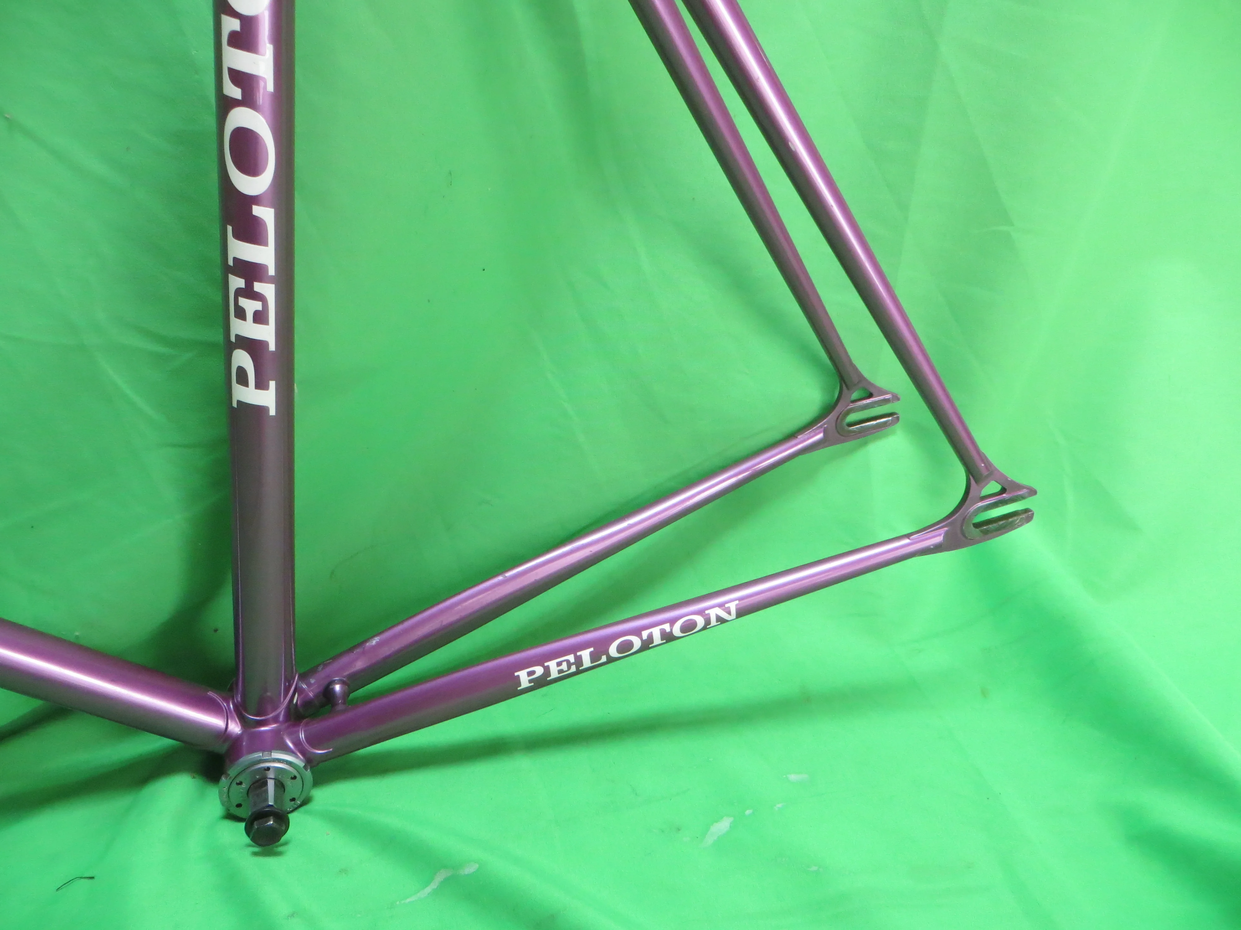 Peloton //Pinkish Purple Metallic // 55cm - Image 7