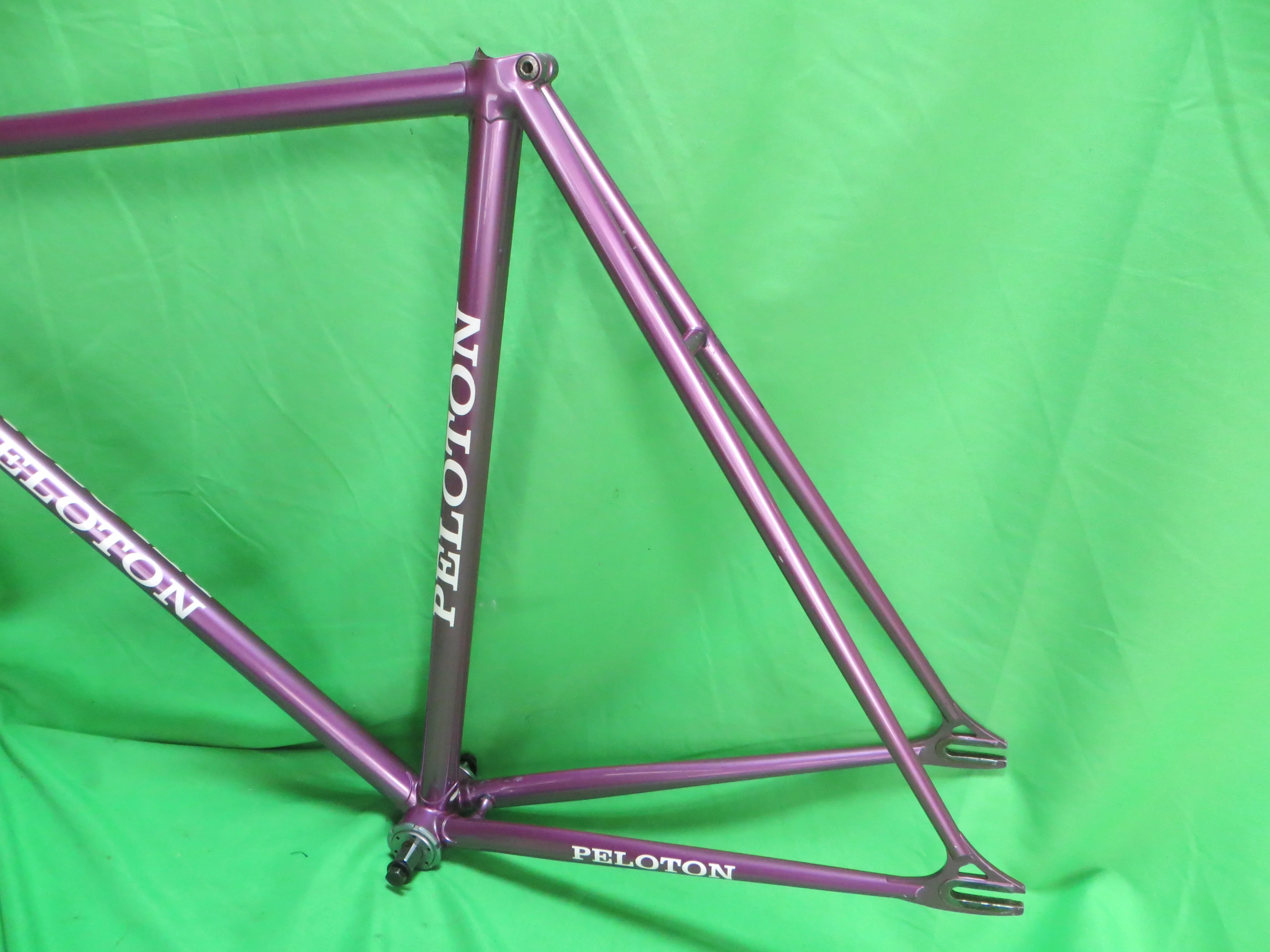 Peloton //Pinkish Purple Metallic // 55cm - Image 8