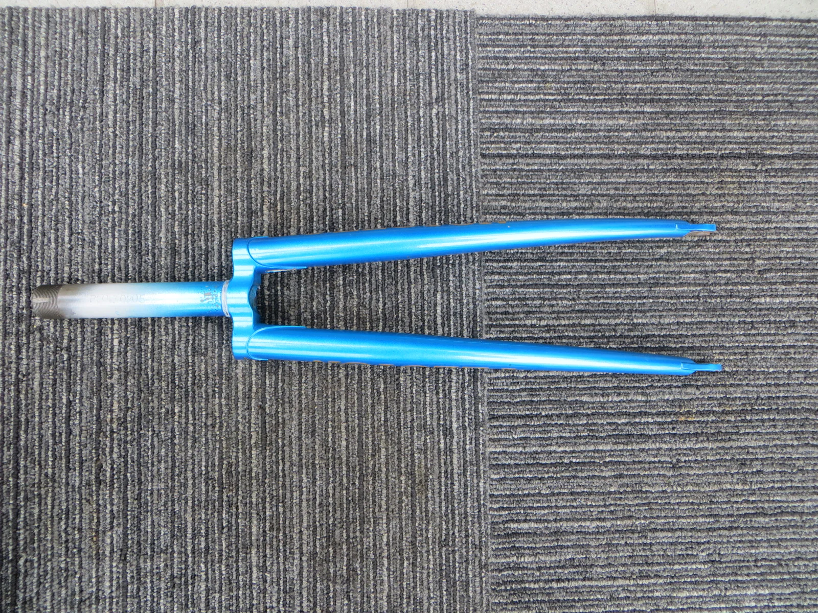 Peloton Front Fork 141mm Steering Column Length / 9mm Axle Slot
