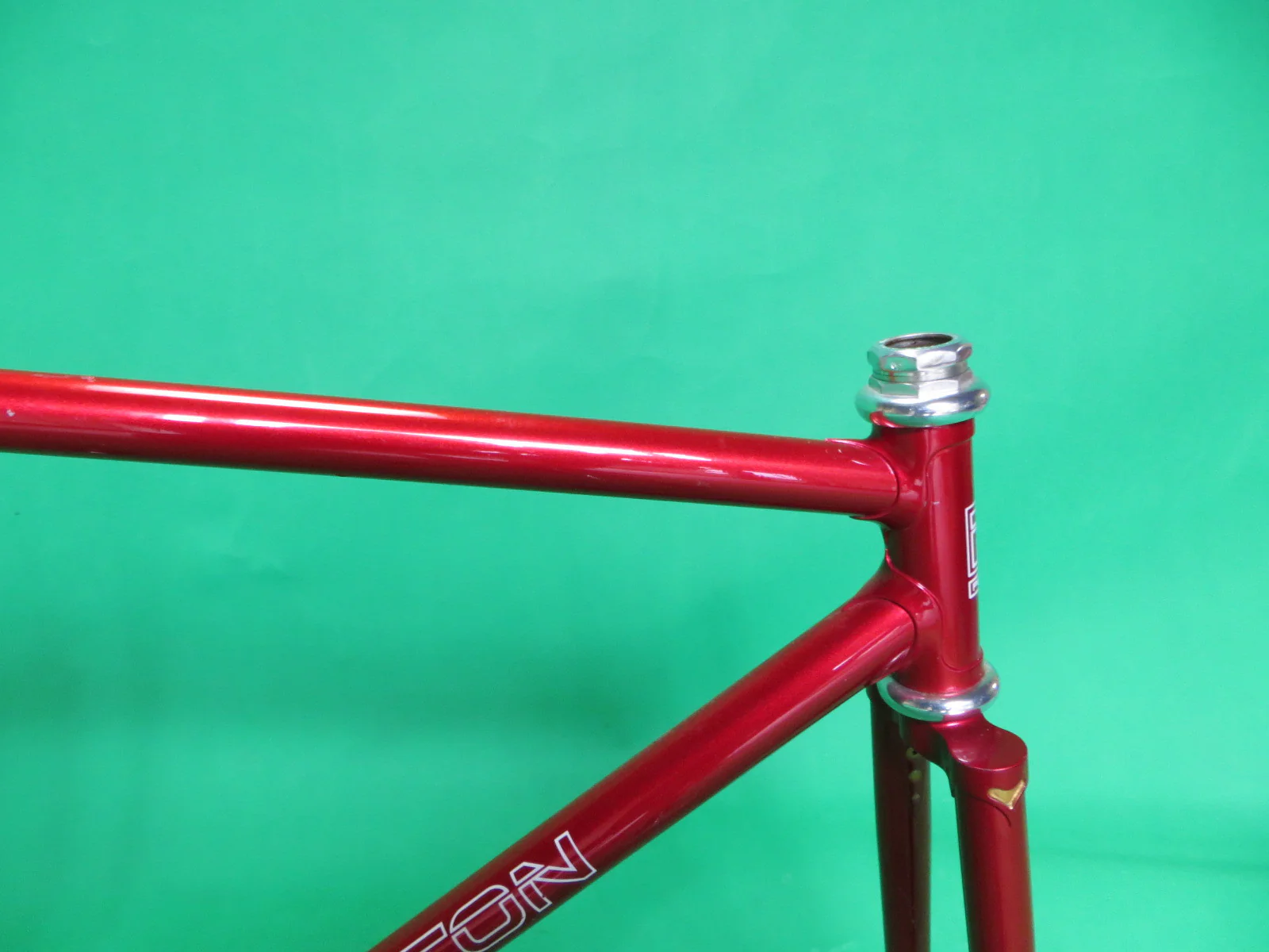 PELOTON // Metallic Red // 49.5cm - Image 11