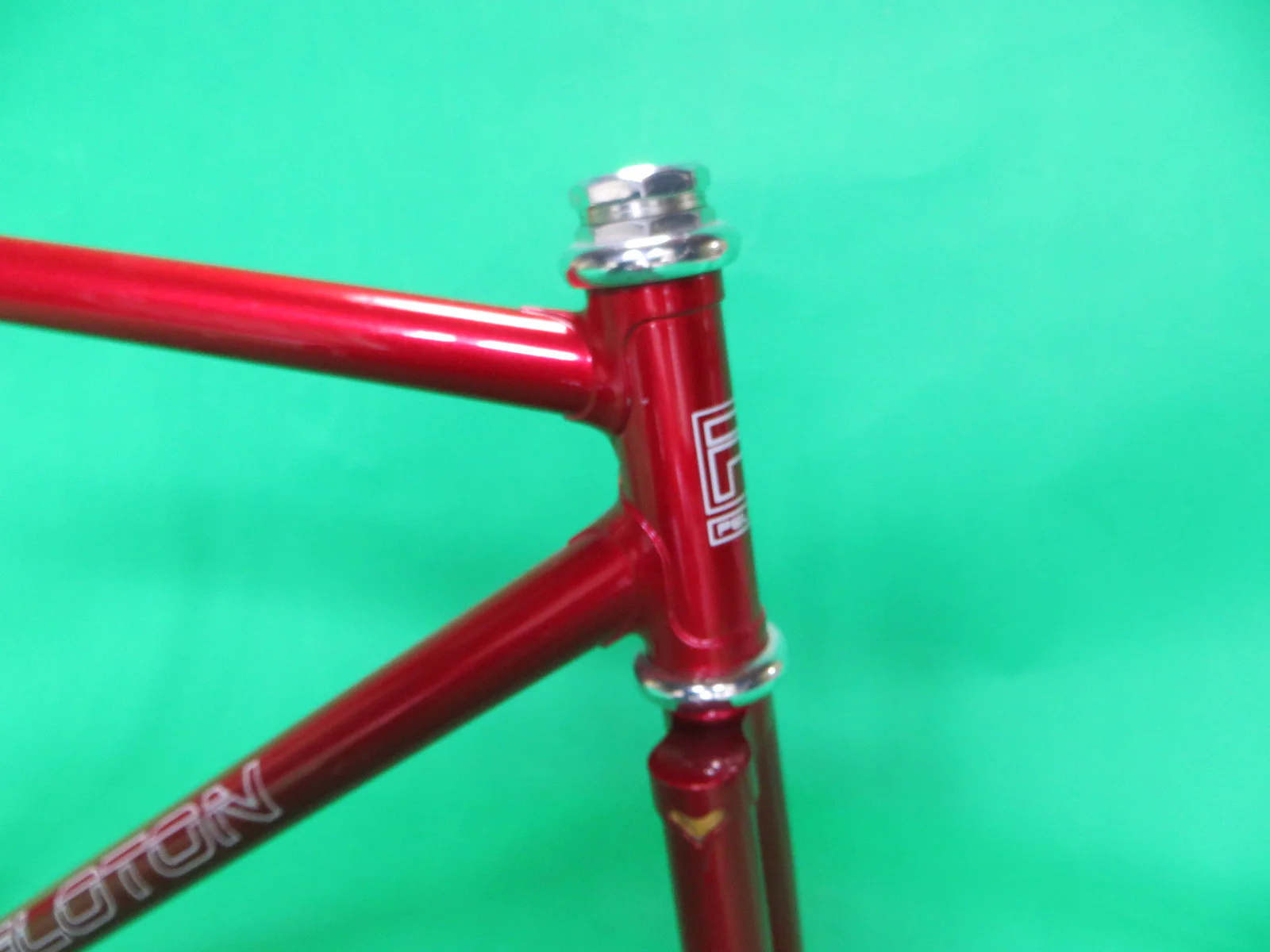 PELOTON // Metallic Red // 49.5cm - Image 9
