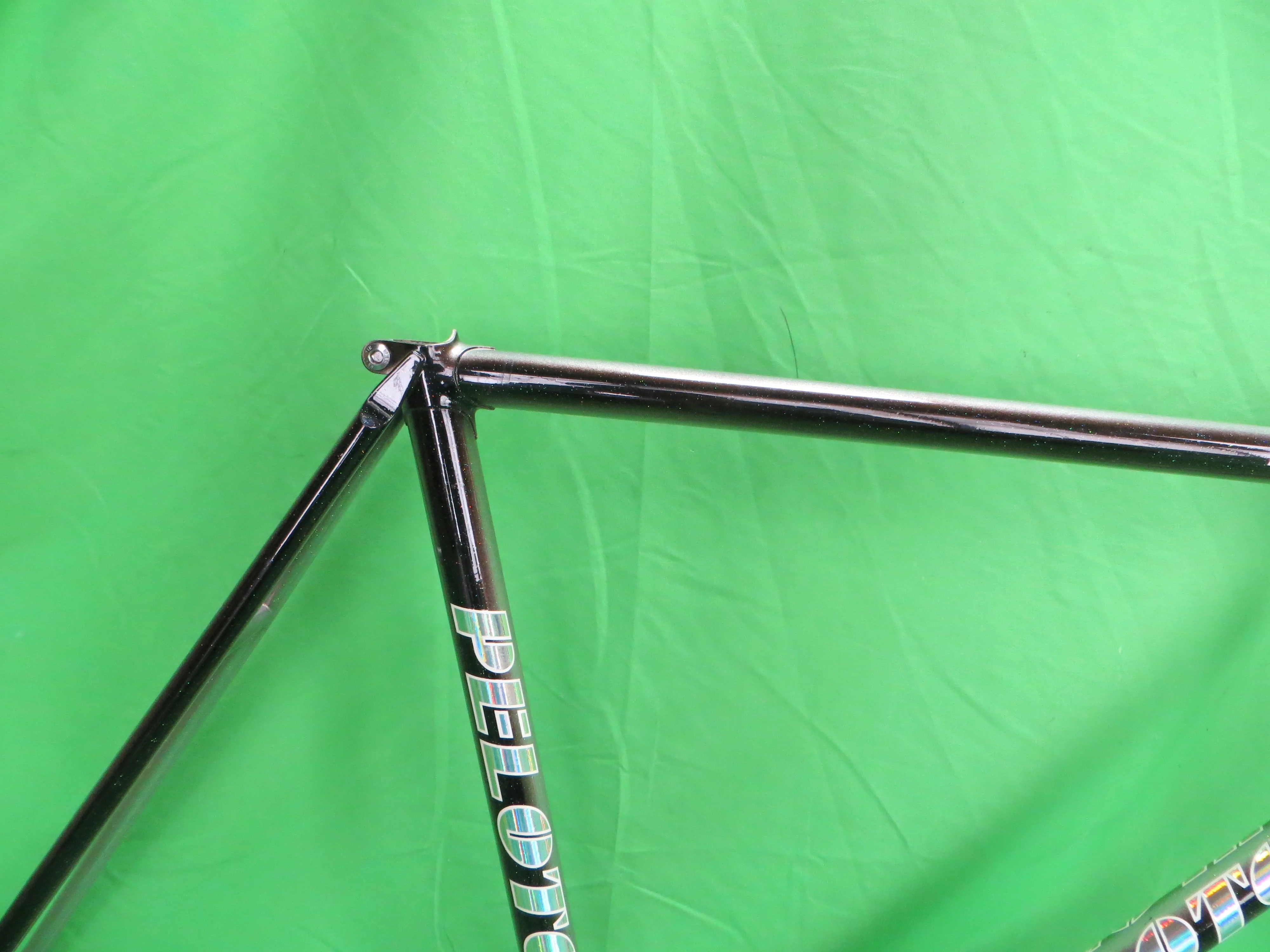 Peloton // Mach Silver Black Fade with Rainbow Flake // 52.5cm - Image 12