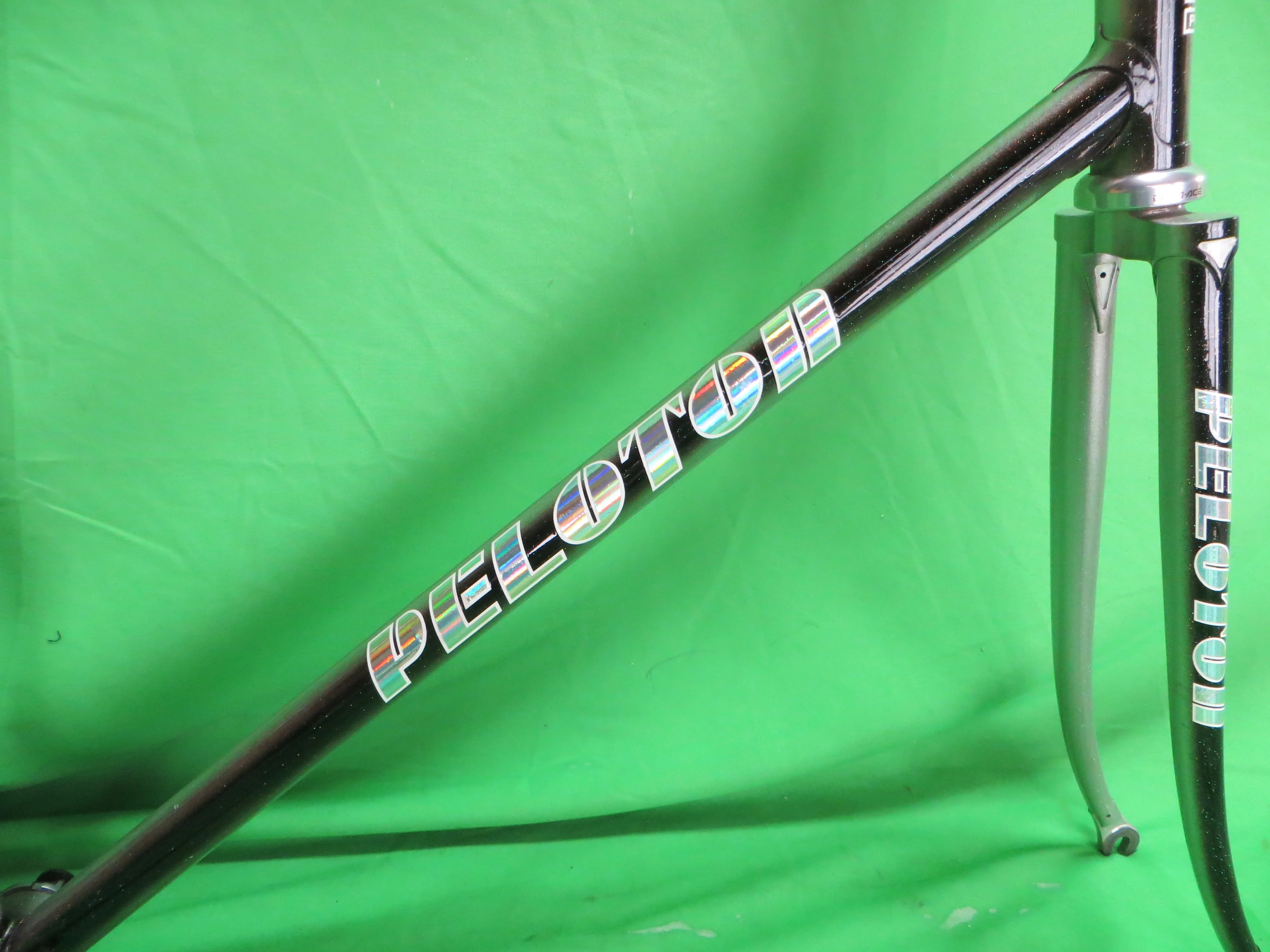 Peloton // Mach Silver Black Fade with Rainbow Flake // 52.5cm - Image 13