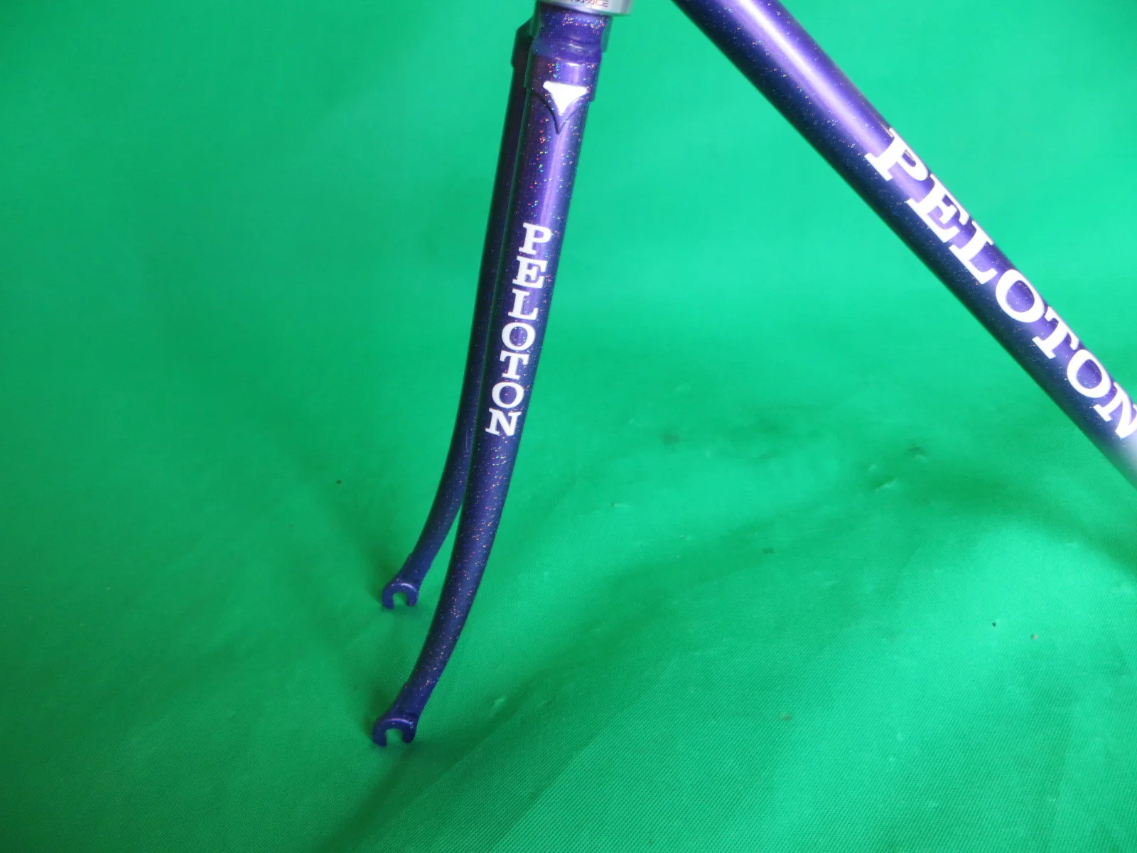 PELOTON // silver purple fade with rainbow flake // 52cm - Image 3