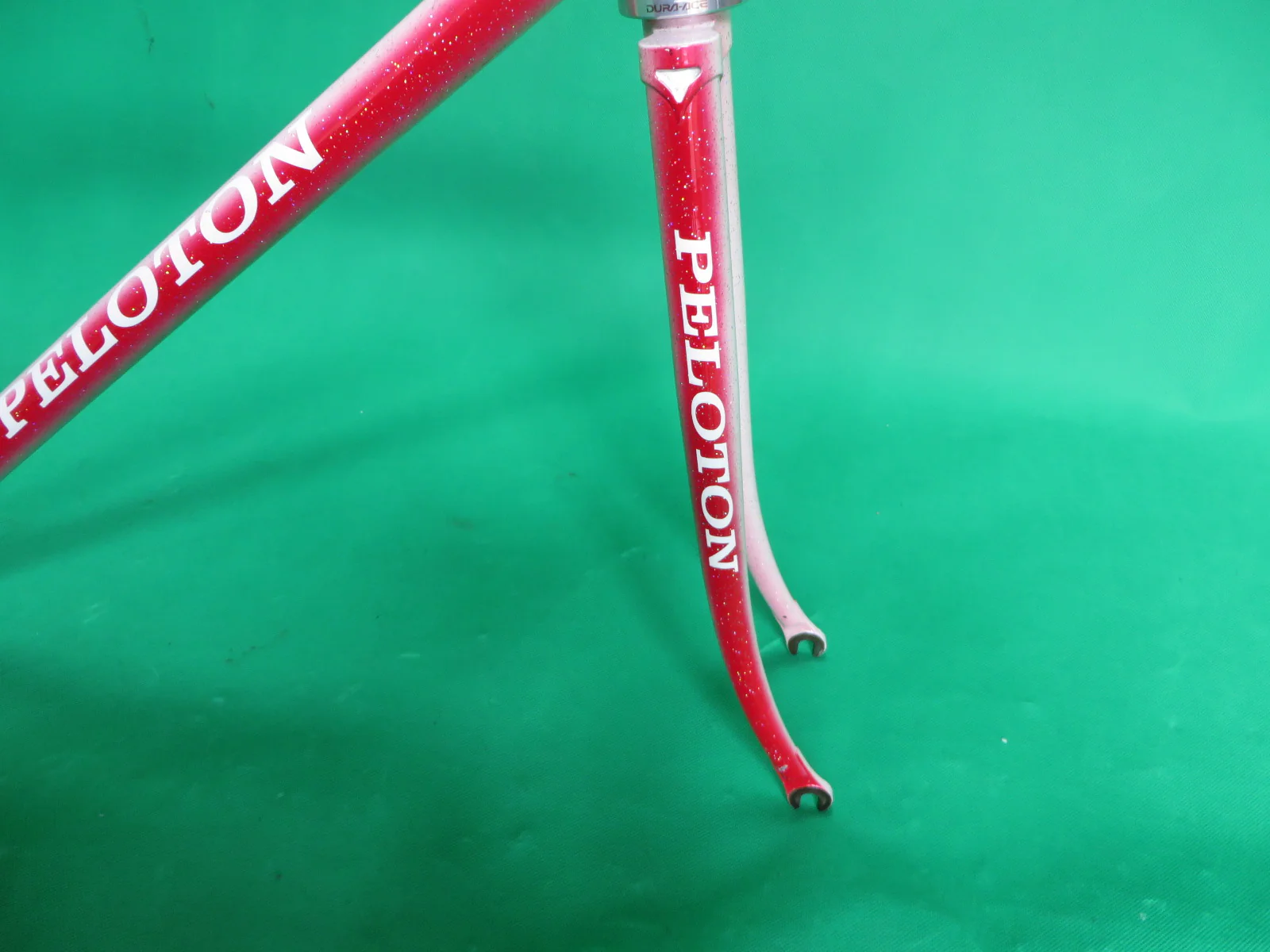 PELOTON // White-Red Fade // 50.5cm - Image 10