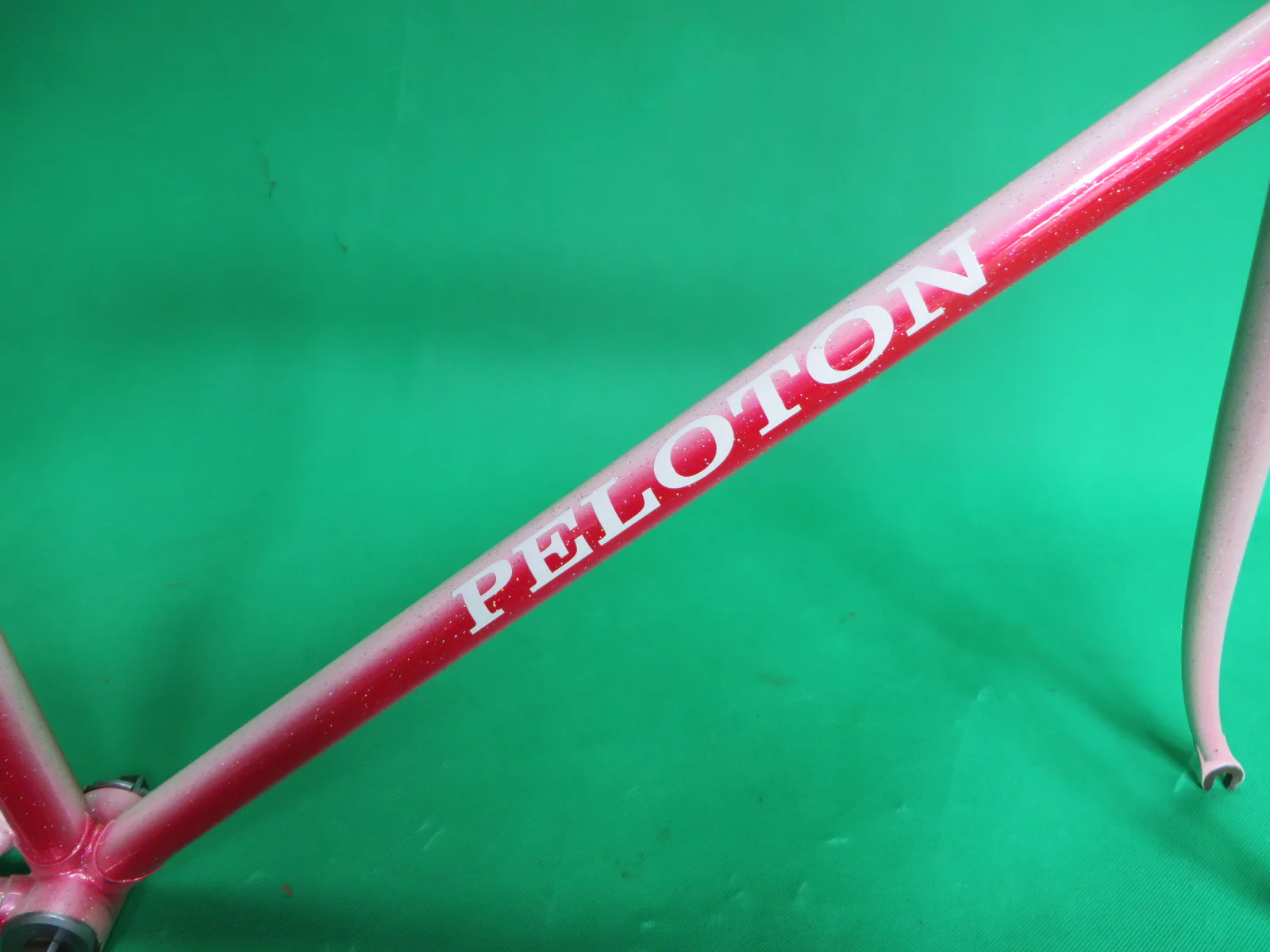 PELOTON // White-Red Fade // 50.5cm - Image 13