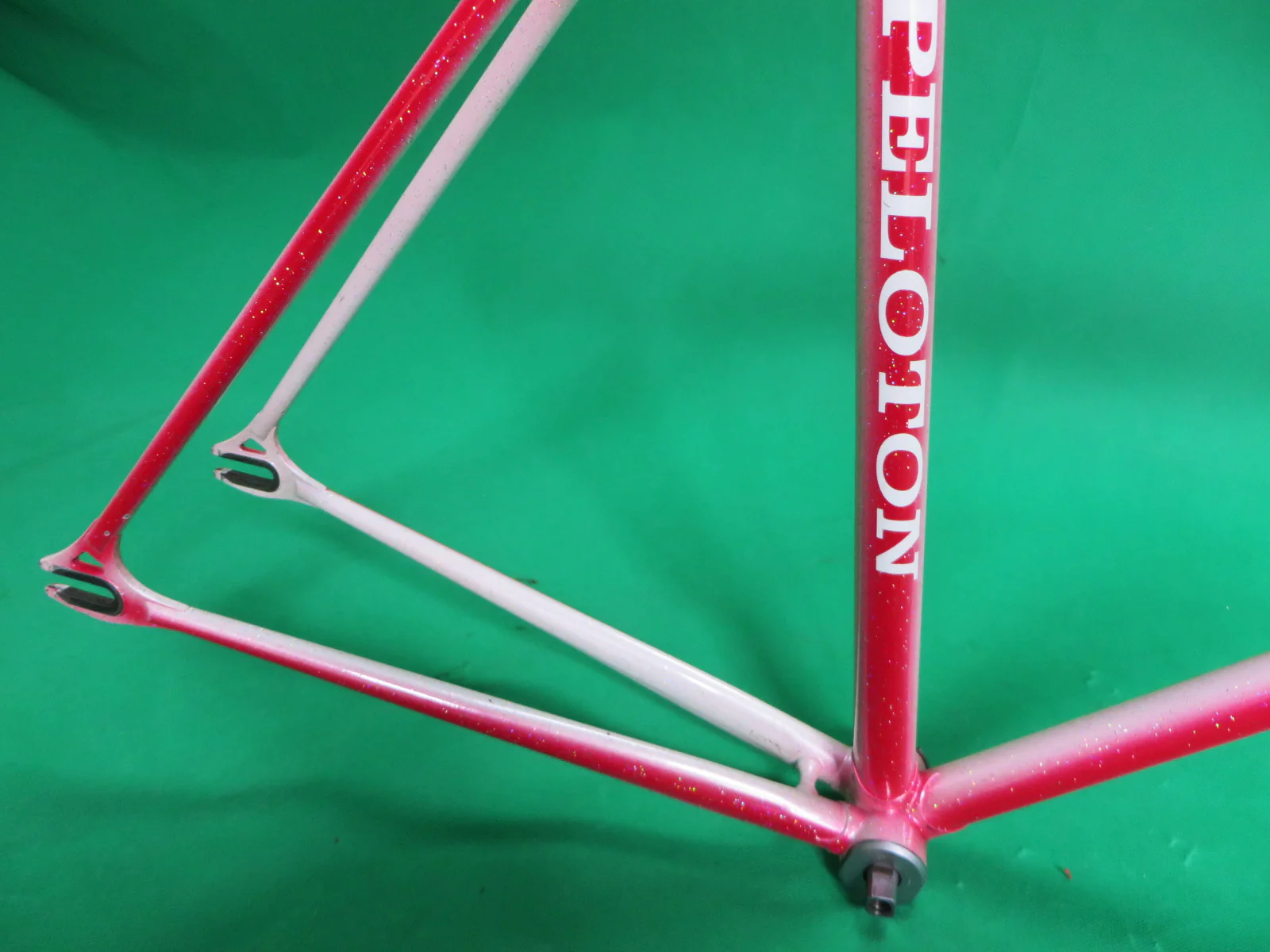 PELOTON // White-Red Fade // 50.5cm - Image 14