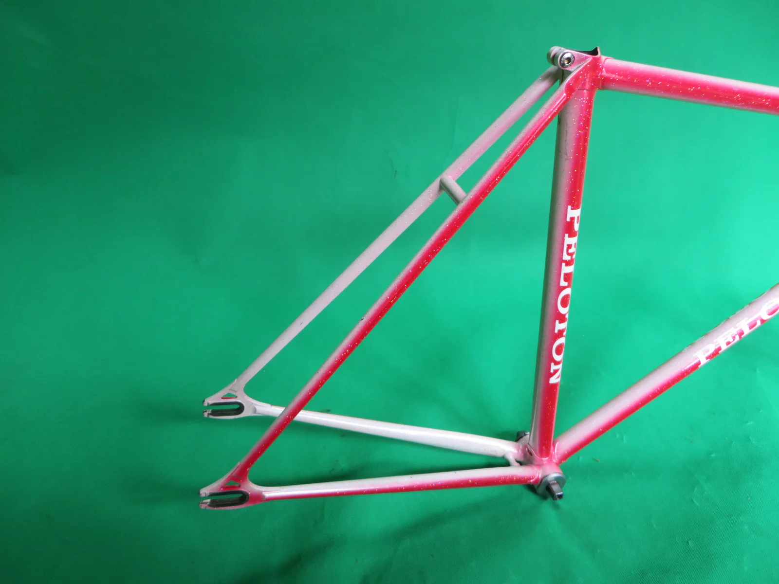 PELOTON // White-Red Fade // 50.5cm - Image 15