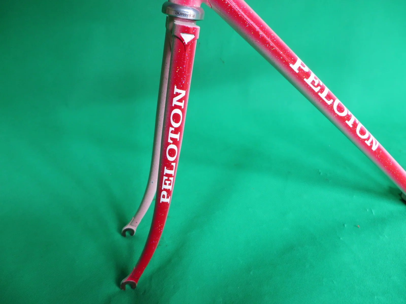 PELOTON // White-Red Fade // 50.5cm - Image 3
