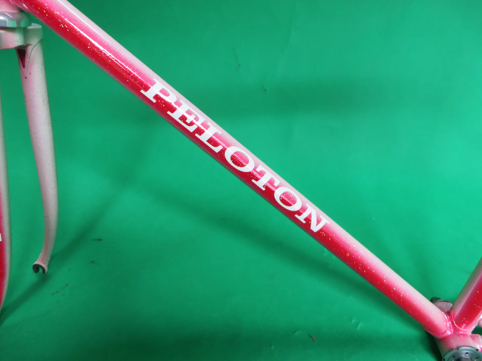 PELOTON // White-Red Fade // 50.5cm - Image 6