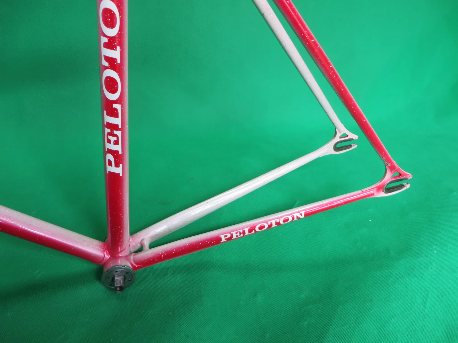 PELOTON // White-Red Fade // 50.5cm - Image 7
