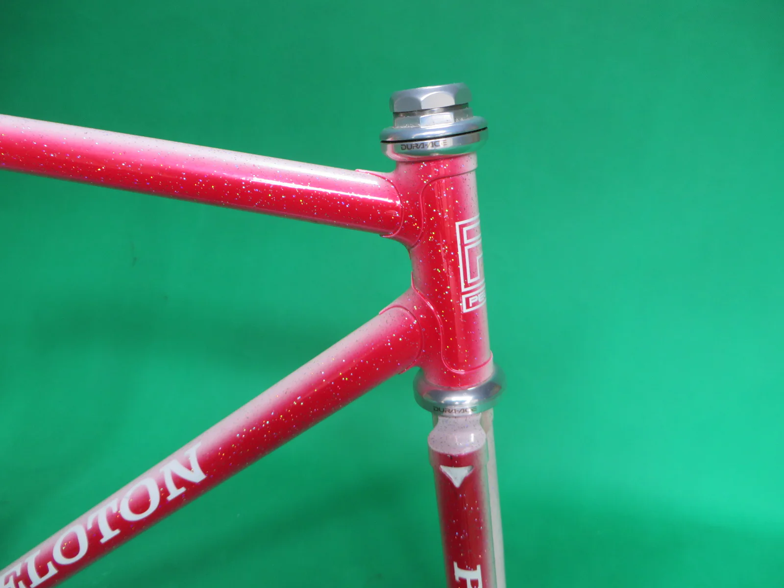 PELOTON // White-Red Fade // 50.5cm - Image 9