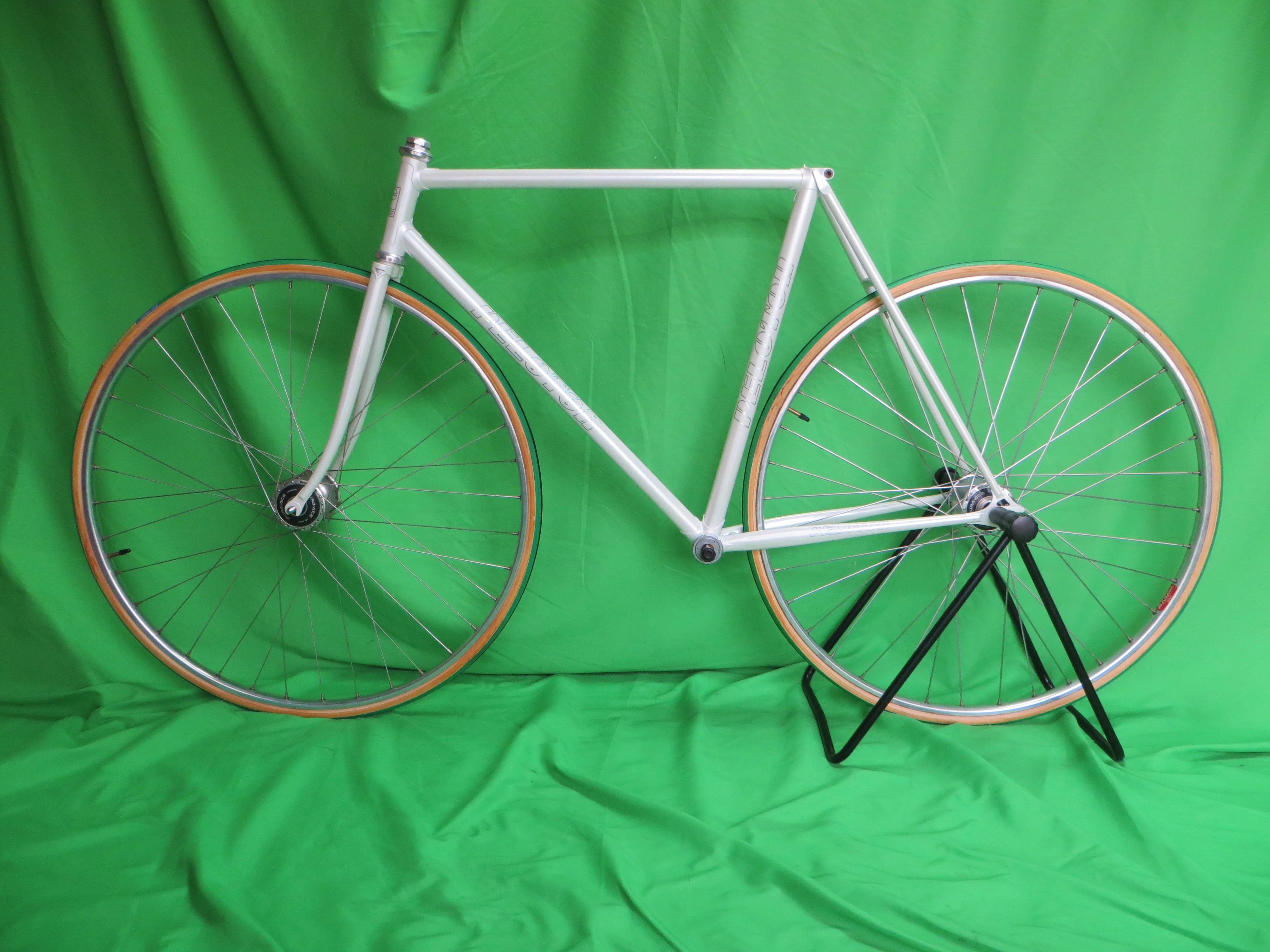 Peloton // White // 53cm - Image 16