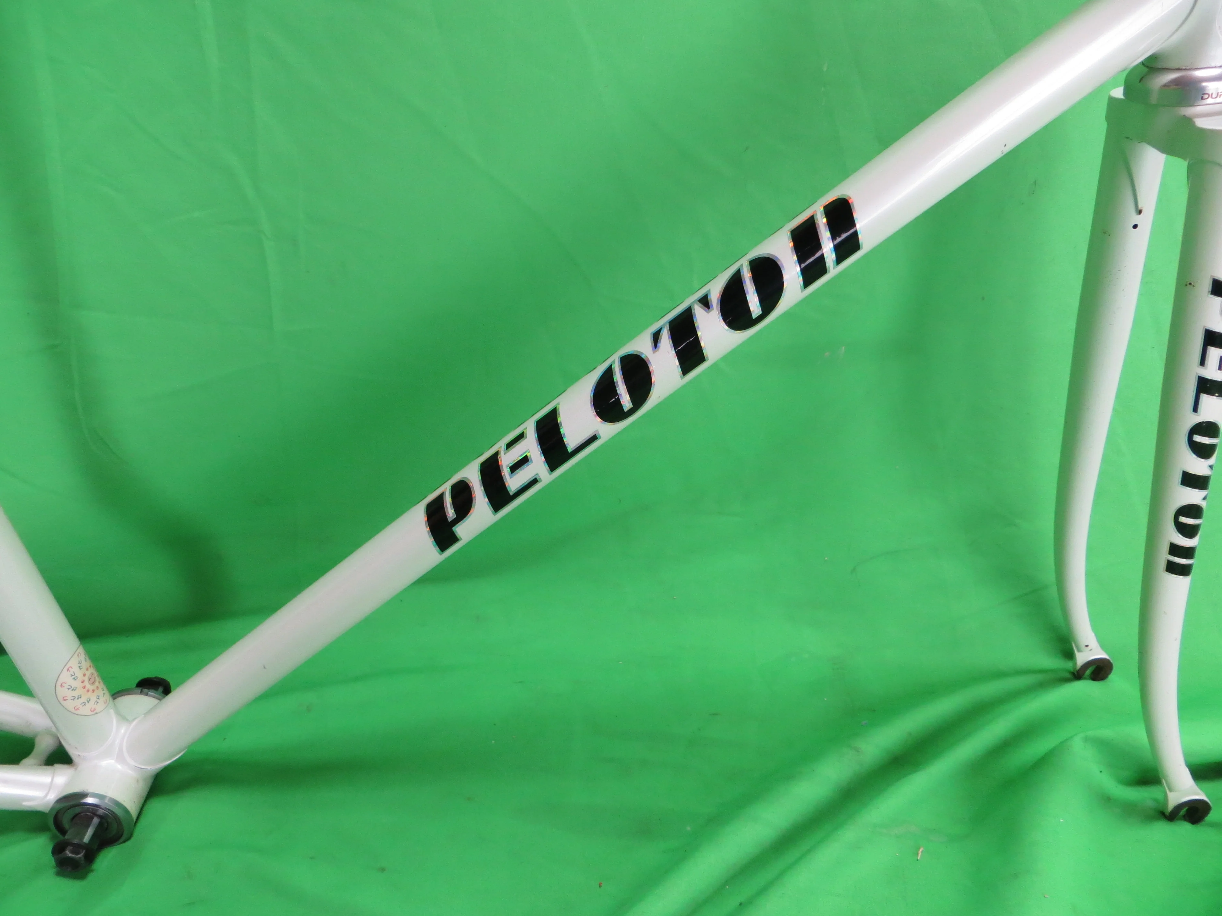 Peloton // White // 57.5cm - Image 11