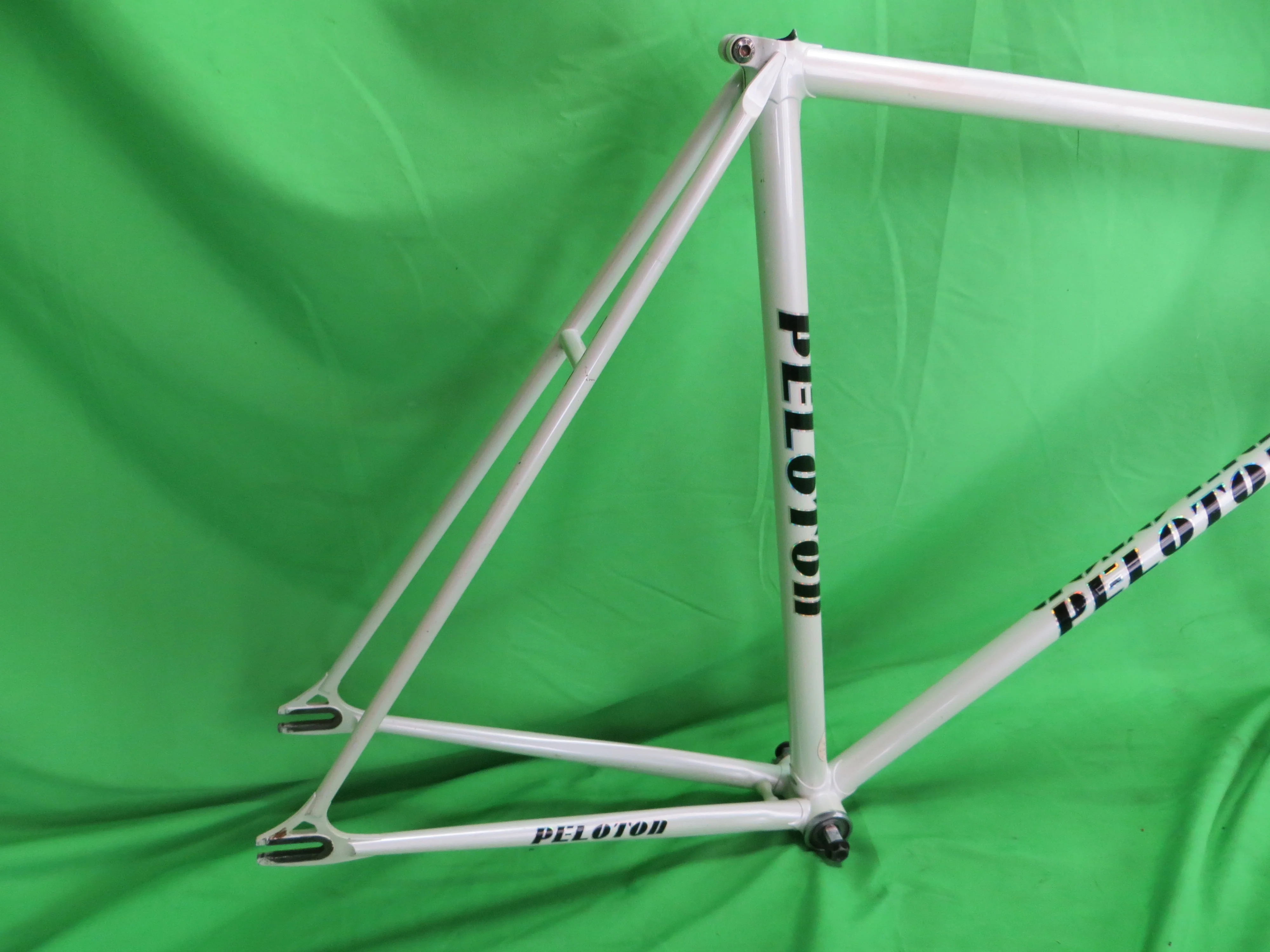 Peloton // White // 57.5cm - Image 13