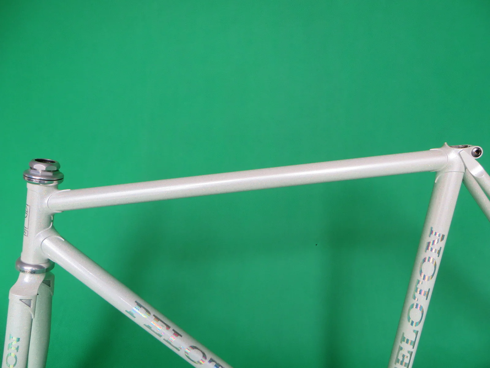Peloton White Kanji (50cm) - Image 4