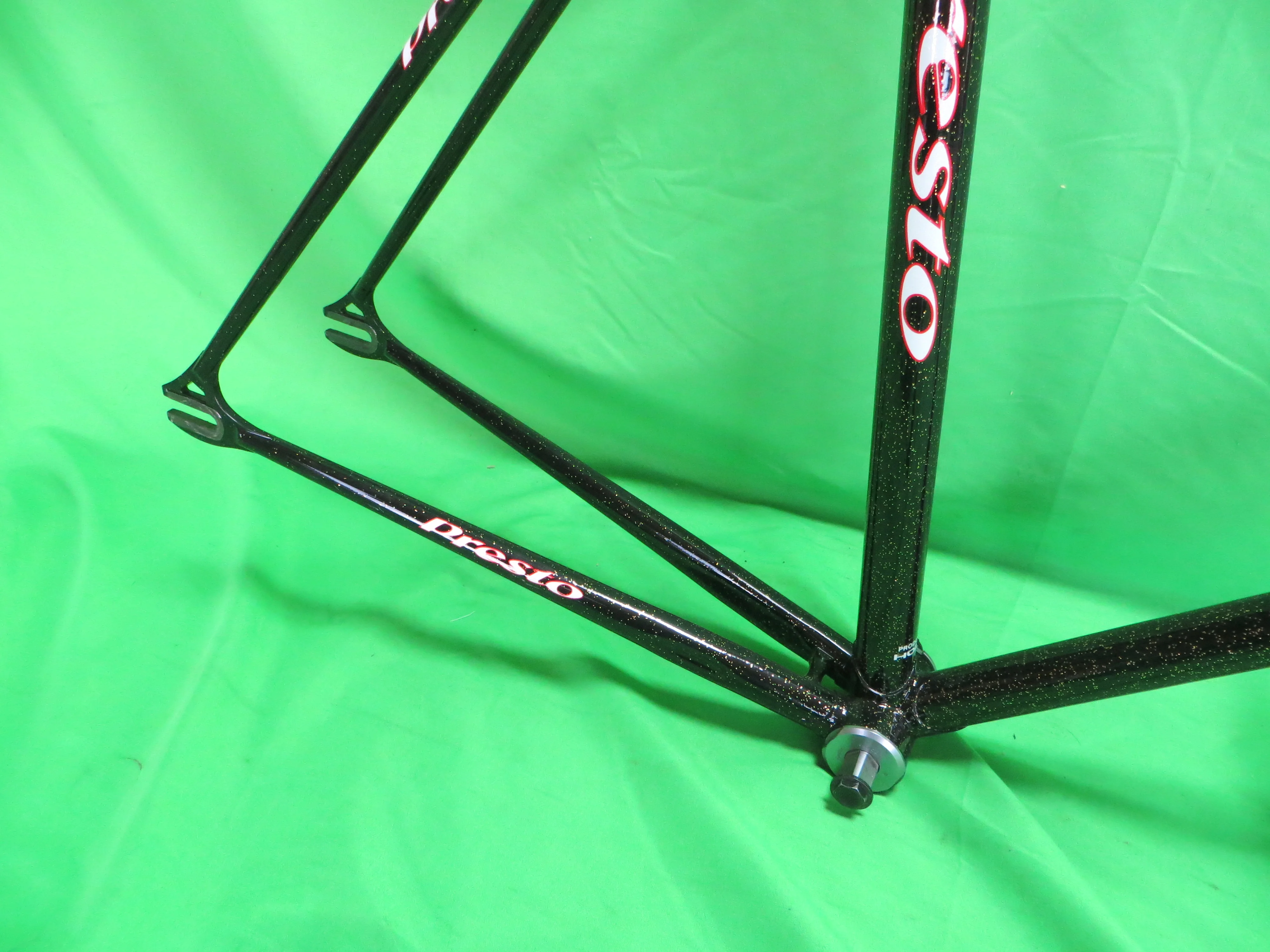 Presto // Black with Gold Flake // 52cm - Image 14
