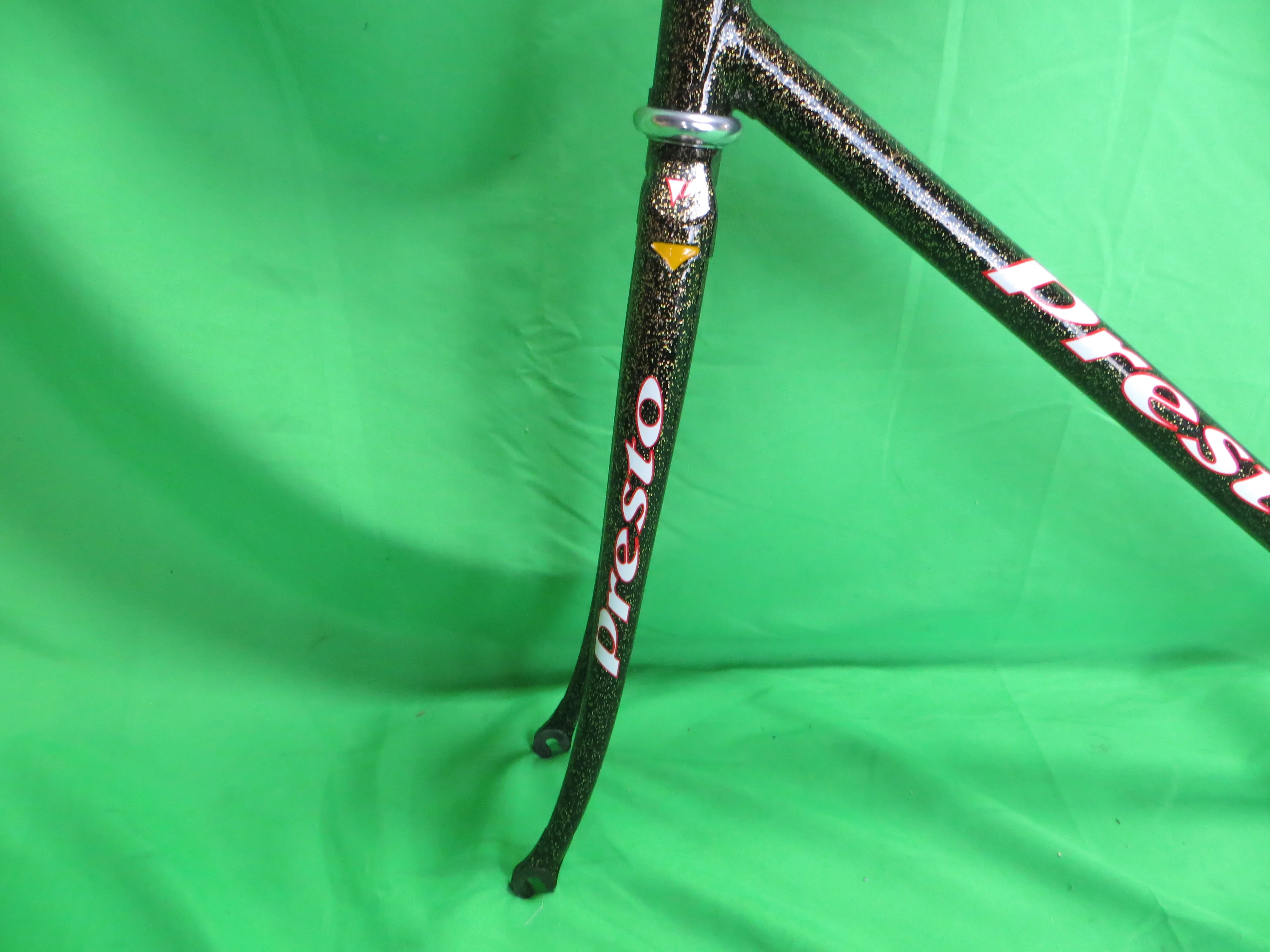 Presto // Black with Gold Flake // 52cm - Image 3
