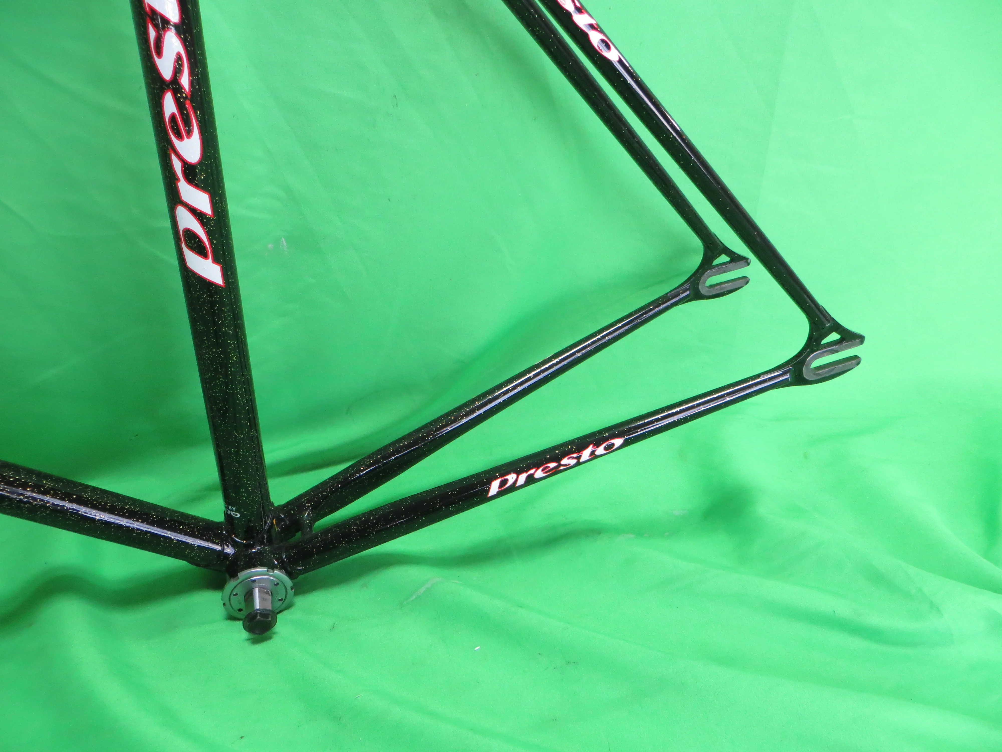 Presto // Black with Gold Flake // 52cm - Image 7