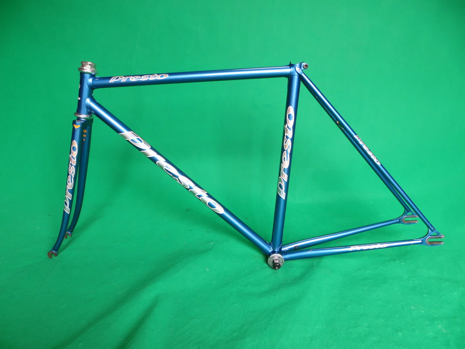 Presto // Blue Metallic // 49.5cm