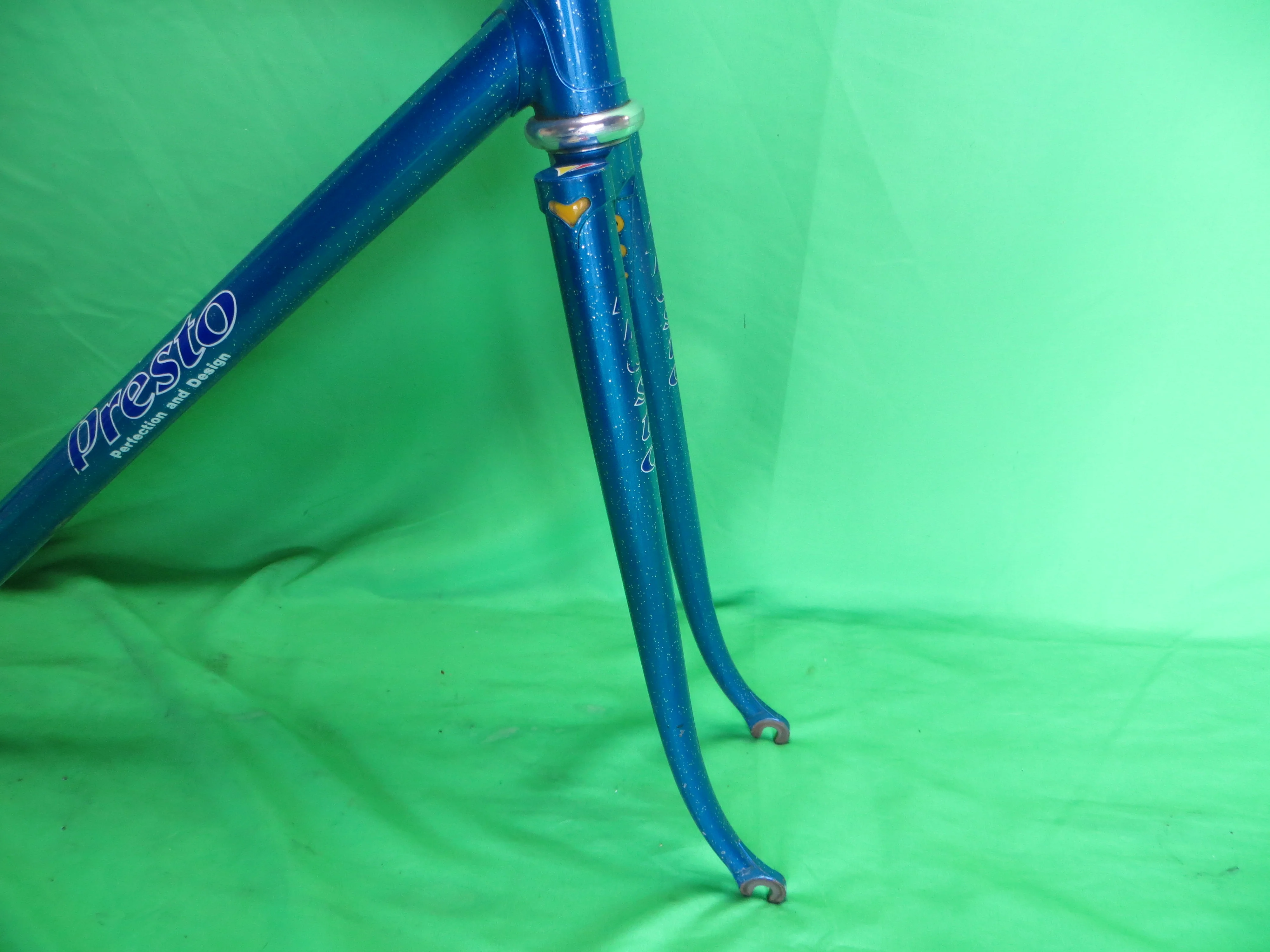 Presto // Blue metallic with Silver Flake // 52cm - Image 11