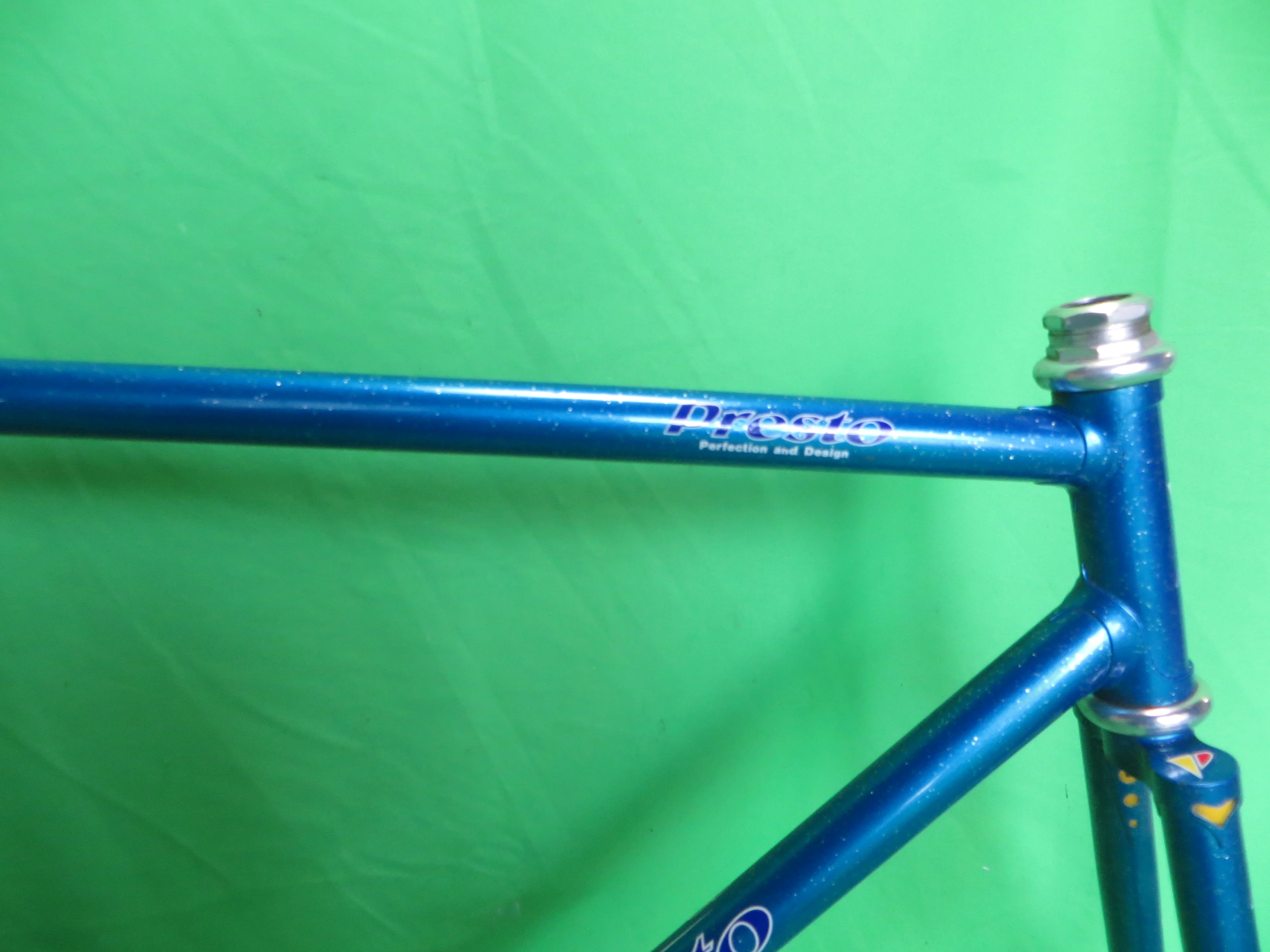 Presto // Blue metallic with Silver Flake // 52cm - Image 12