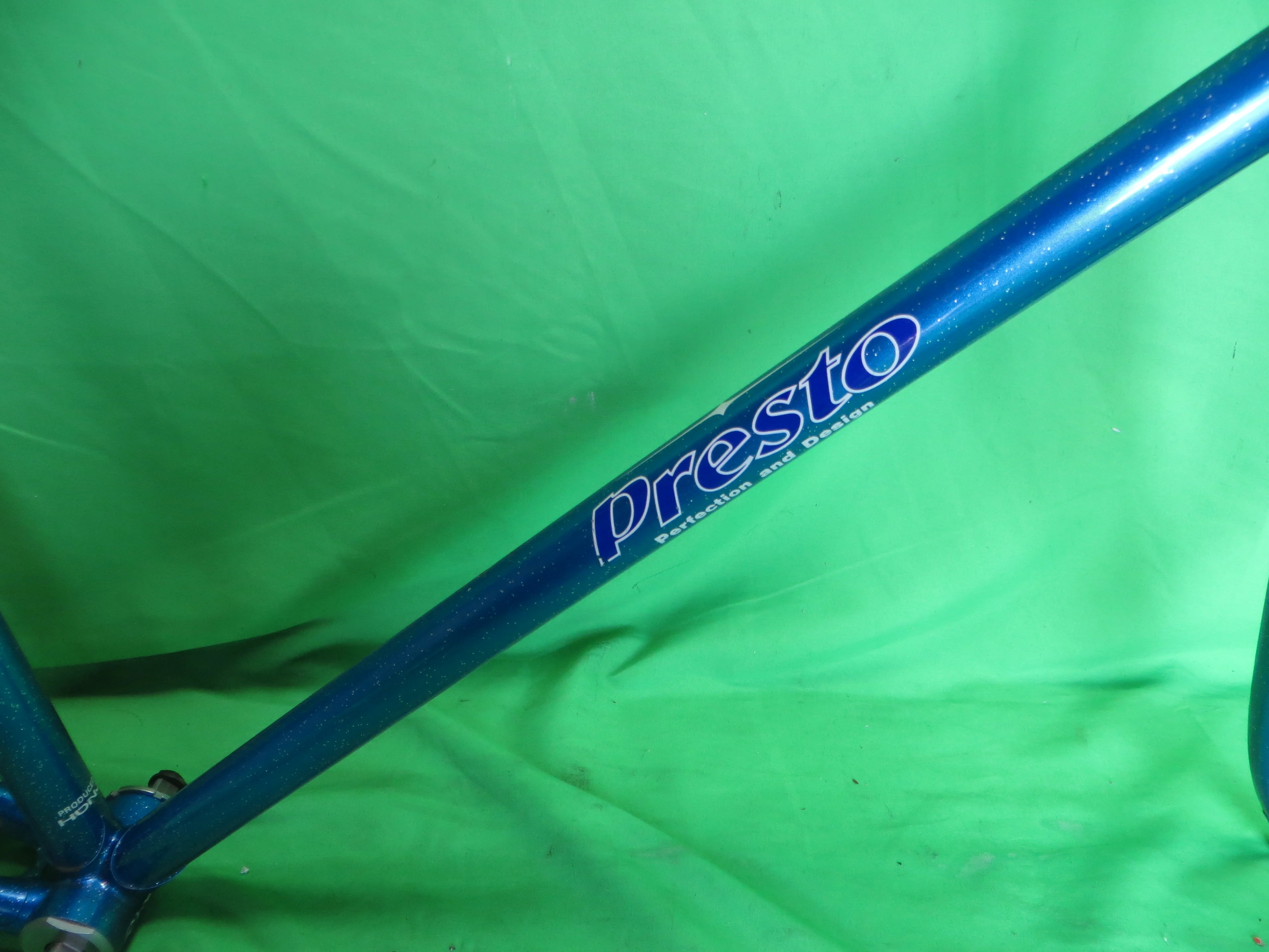 Presto // Blue metallic with Silver Flake // 52cm - Image 14