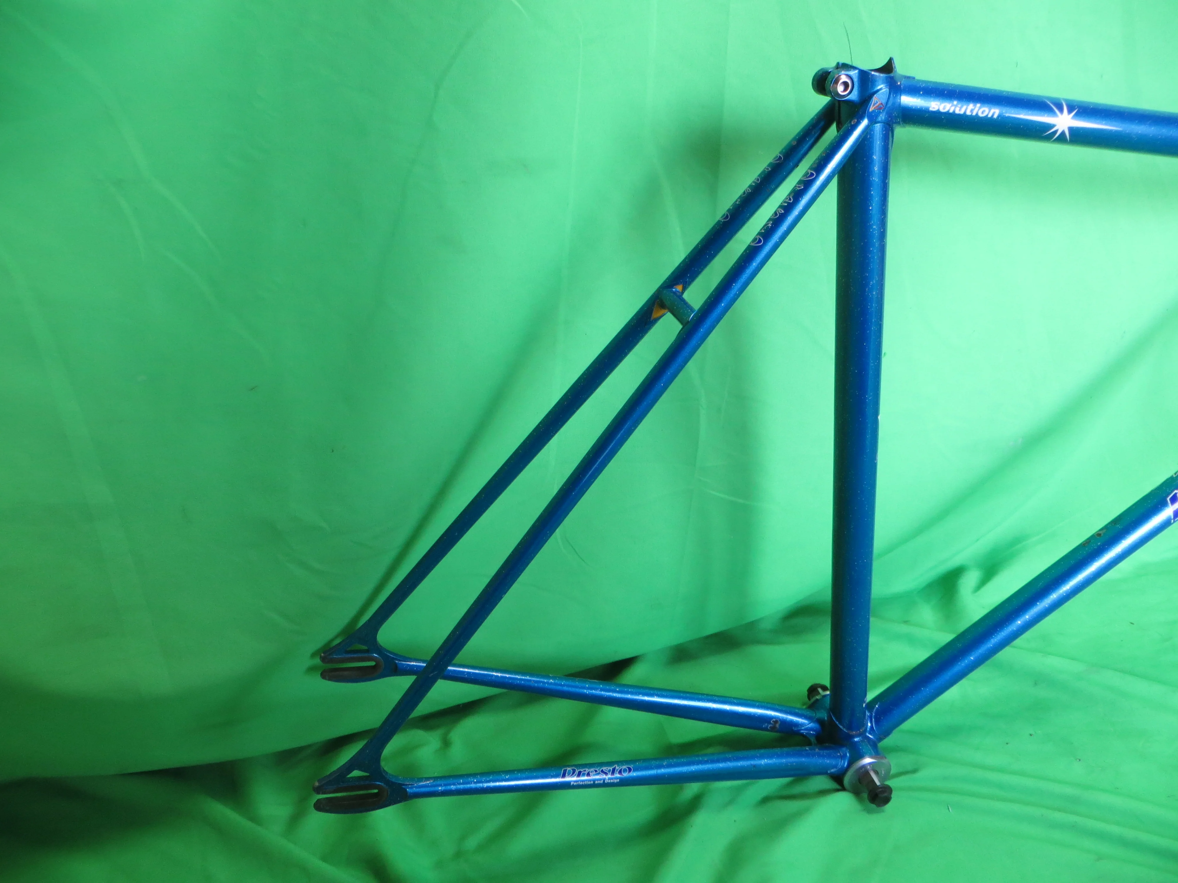 Presto // Blue metallic with Silver Flake // 52cm - Image 16