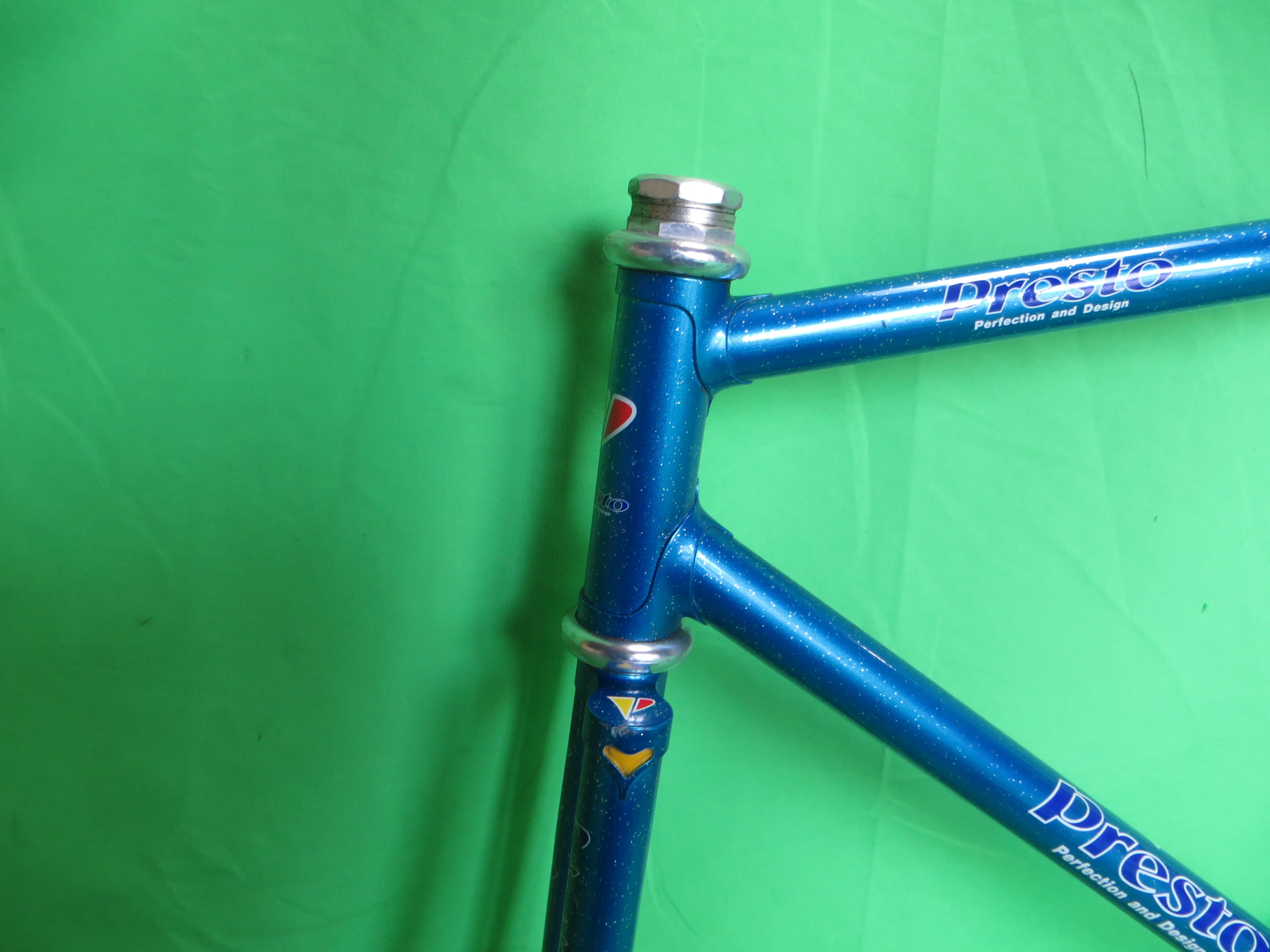Presto // Blue metallic with Silver Flake // 52cm - Image 2