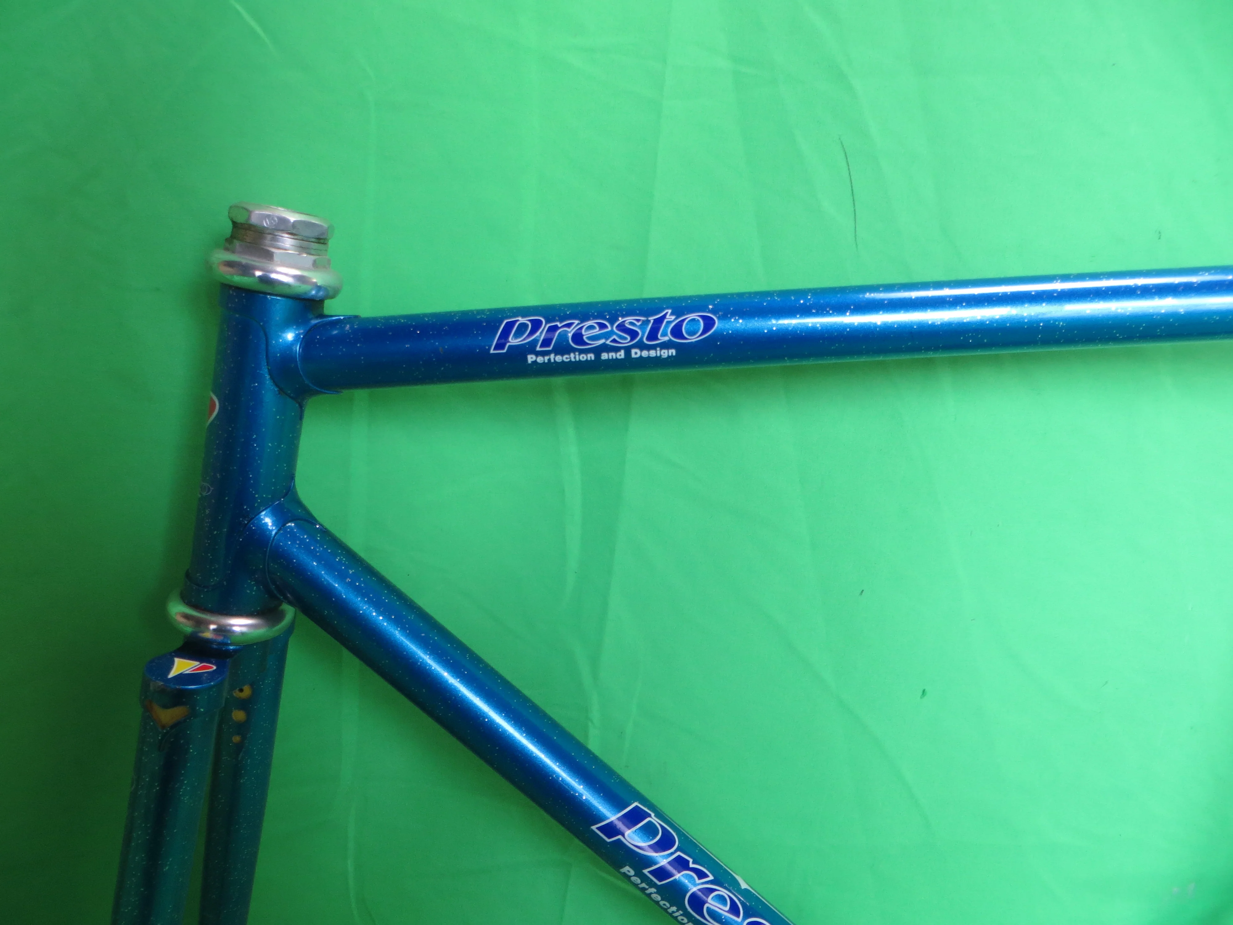 Presto // Blue metallic with Silver Flake // 52cm - Image 4